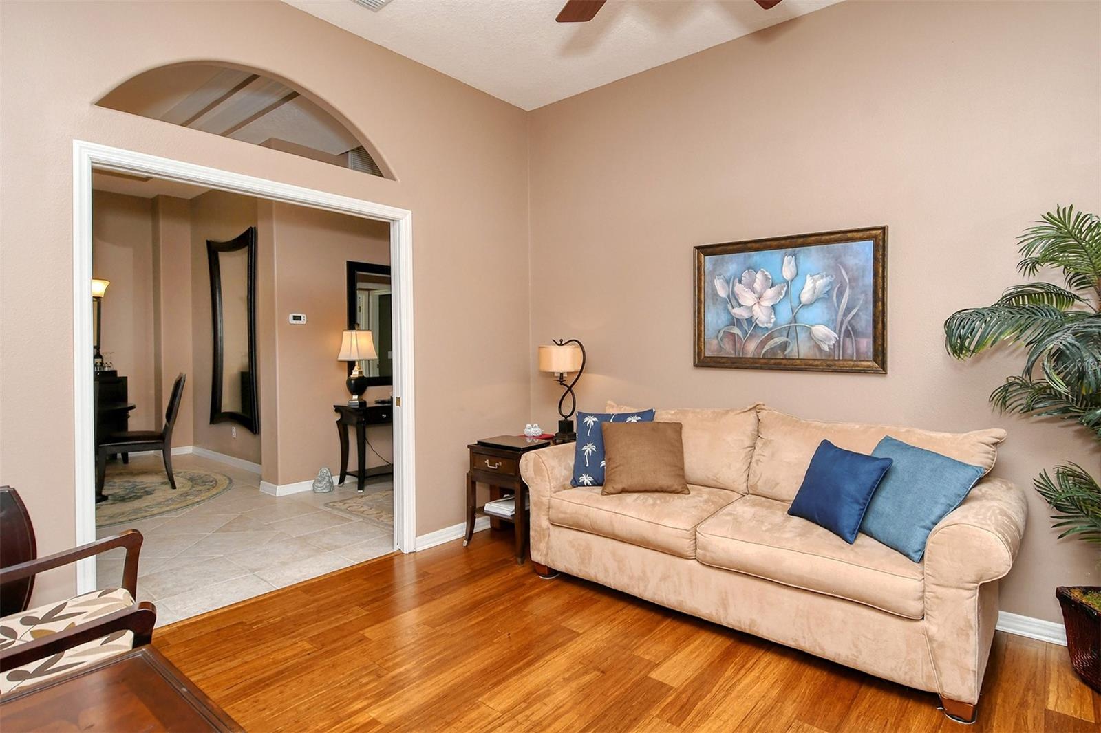 HERITAGE OAKS GOLF & COUNTRY CLUB - Residential