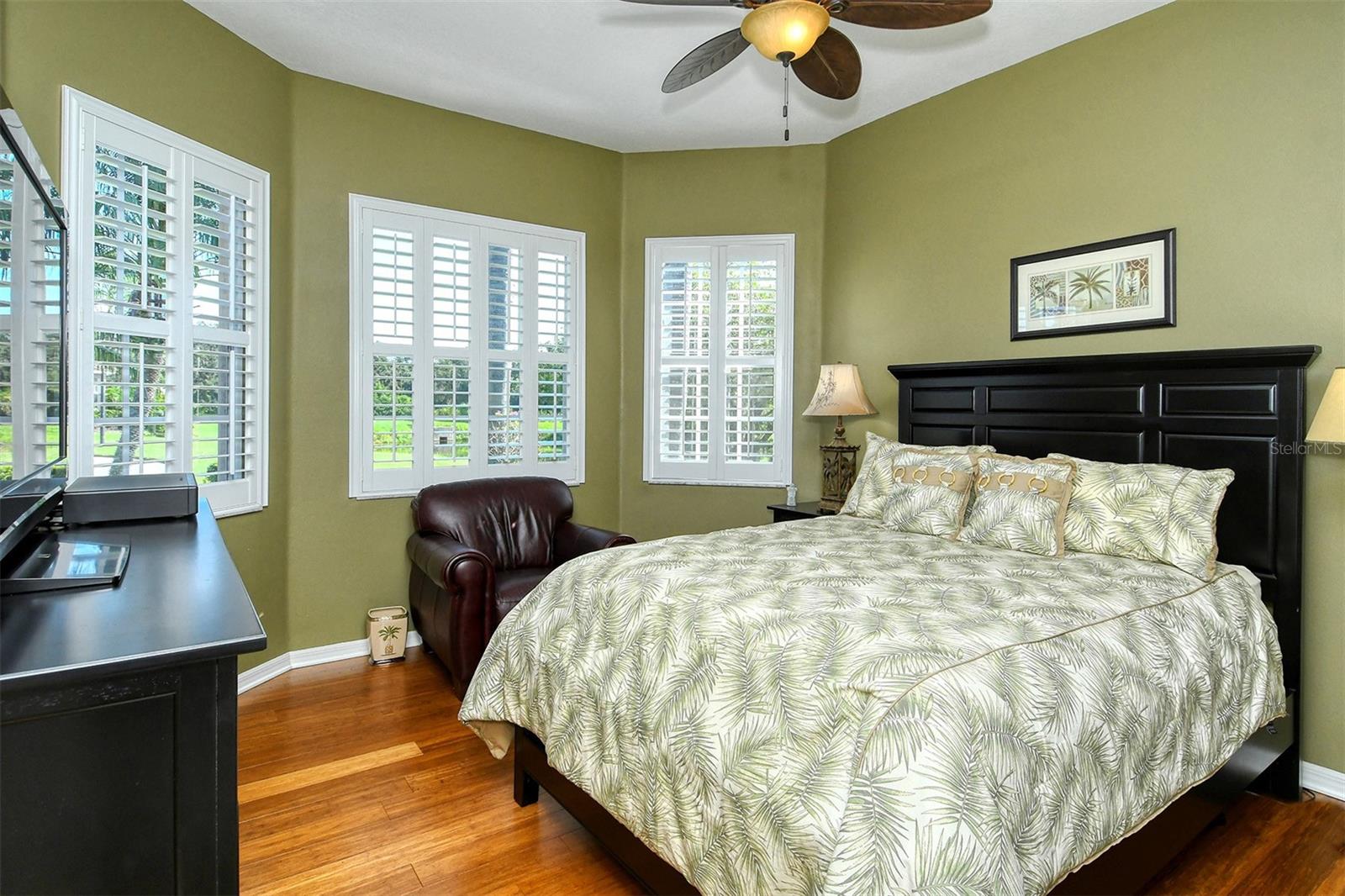 HERITAGE OAKS GOLF & COUNTRY CLUB - Residential