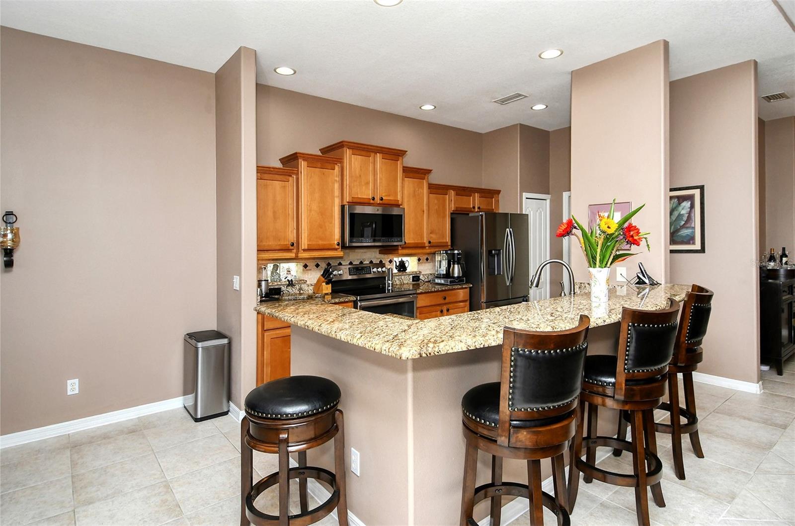 HERITAGE OAKS GOLF & COUNTRY CLUB - Residential