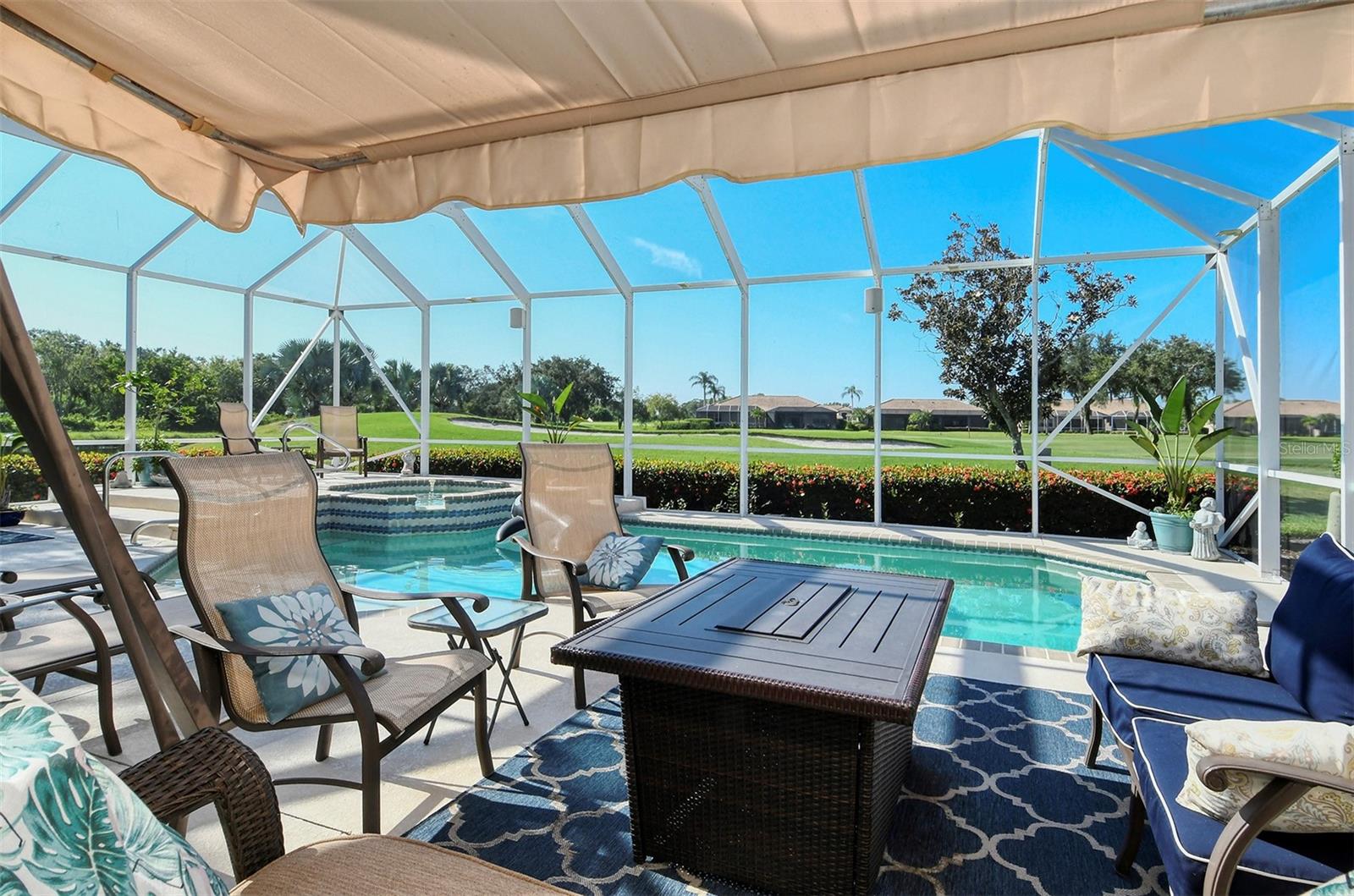 HERITAGE OAKS GOLF & COUNTRY CLUB - Residential