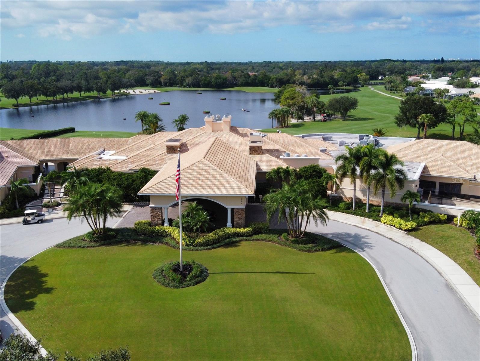 HERITAGE OAKS GOLF & COUNTRY CLUB - Residential