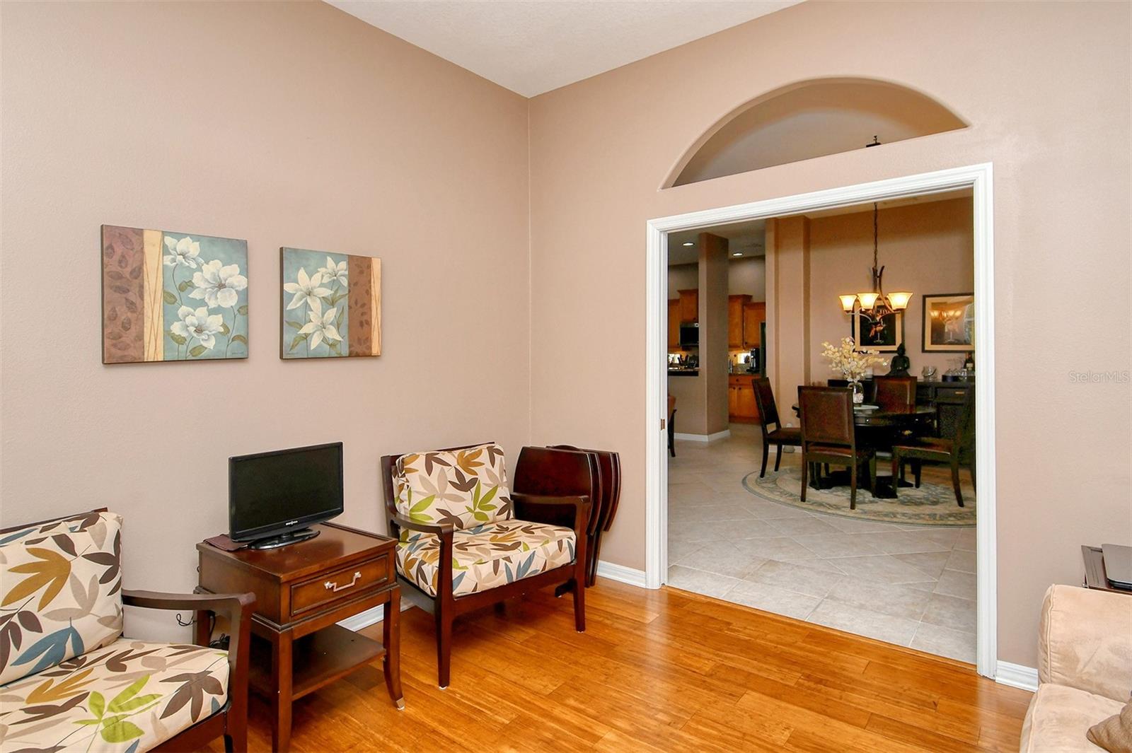 HERITAGE OAKS GOLF & COUNTRY CLUB - Residential