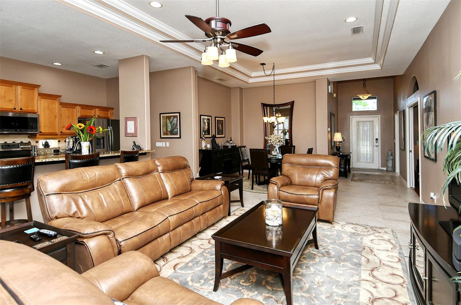 HERITAGE OAKS GOLF & COUNTRY CLUB - Residential