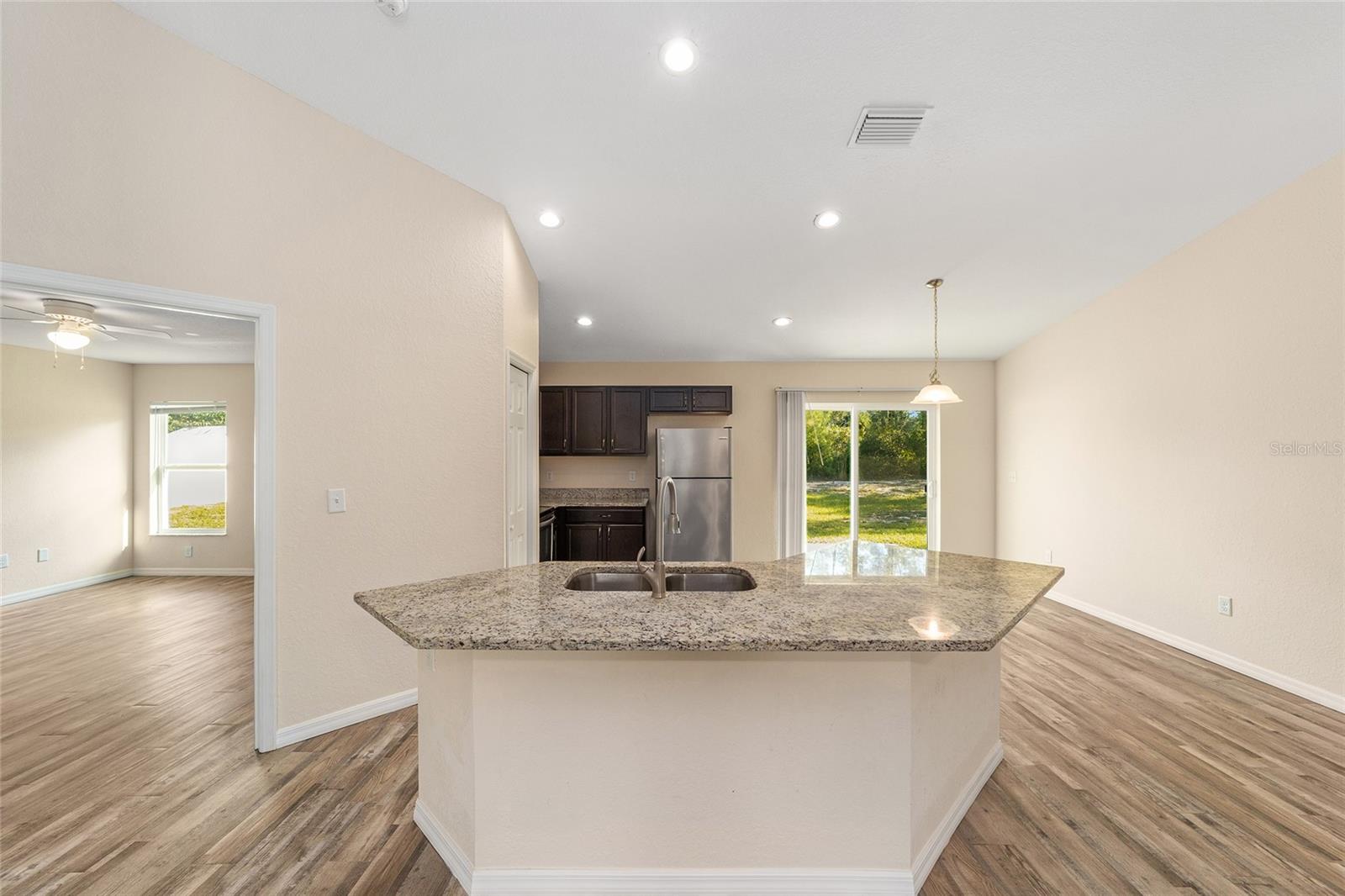 MARION OAKS - Residential