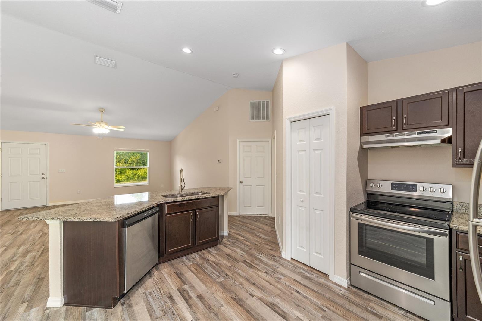 MARION OAKS - Residential