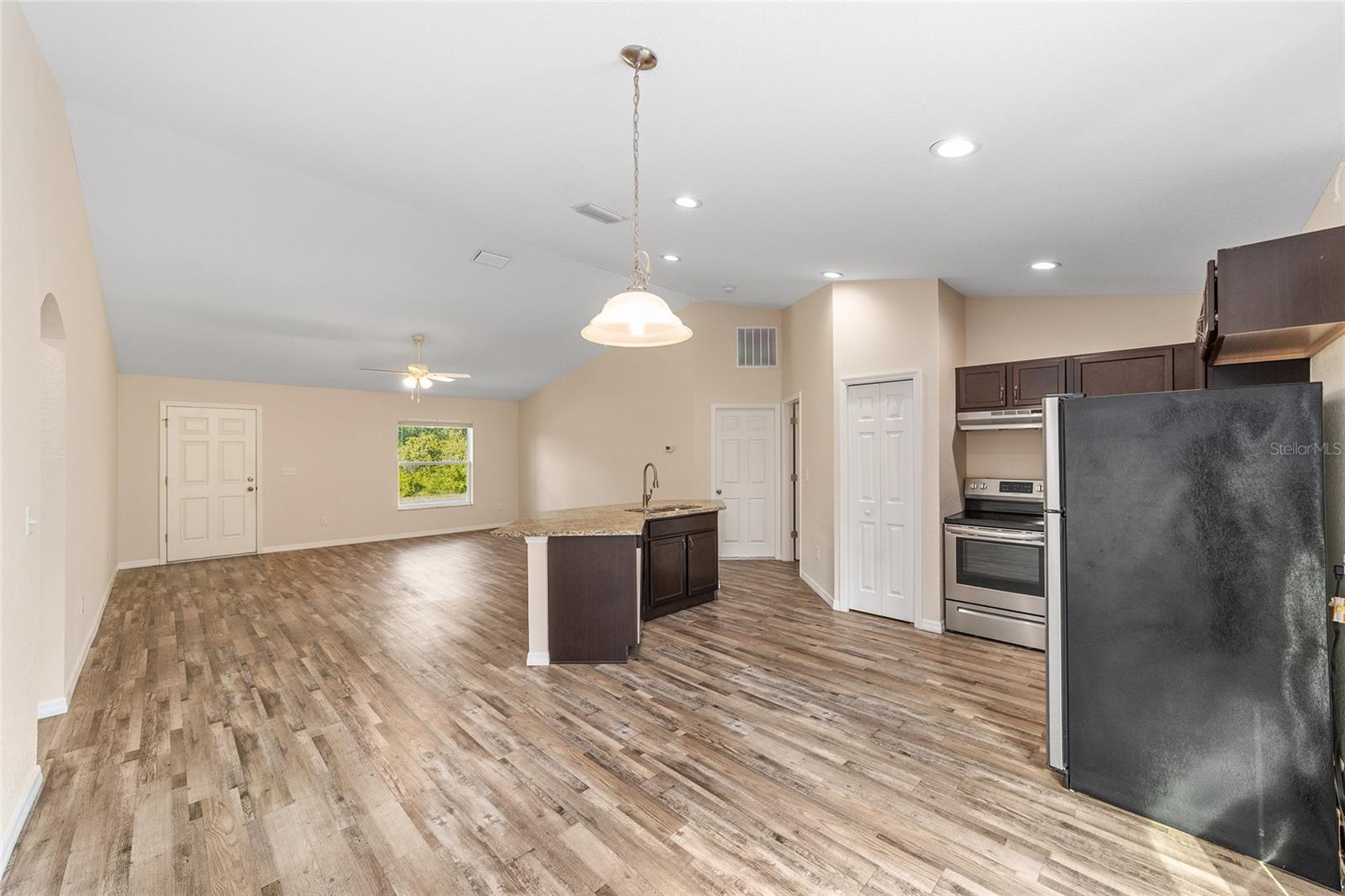 MARION OAKS - Residential
