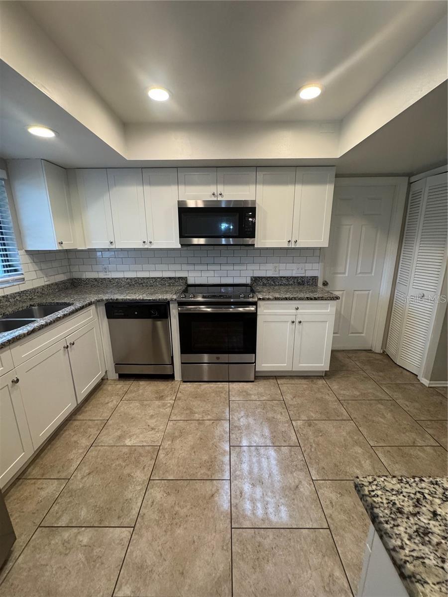 2475 WOOD OAK DRIVE