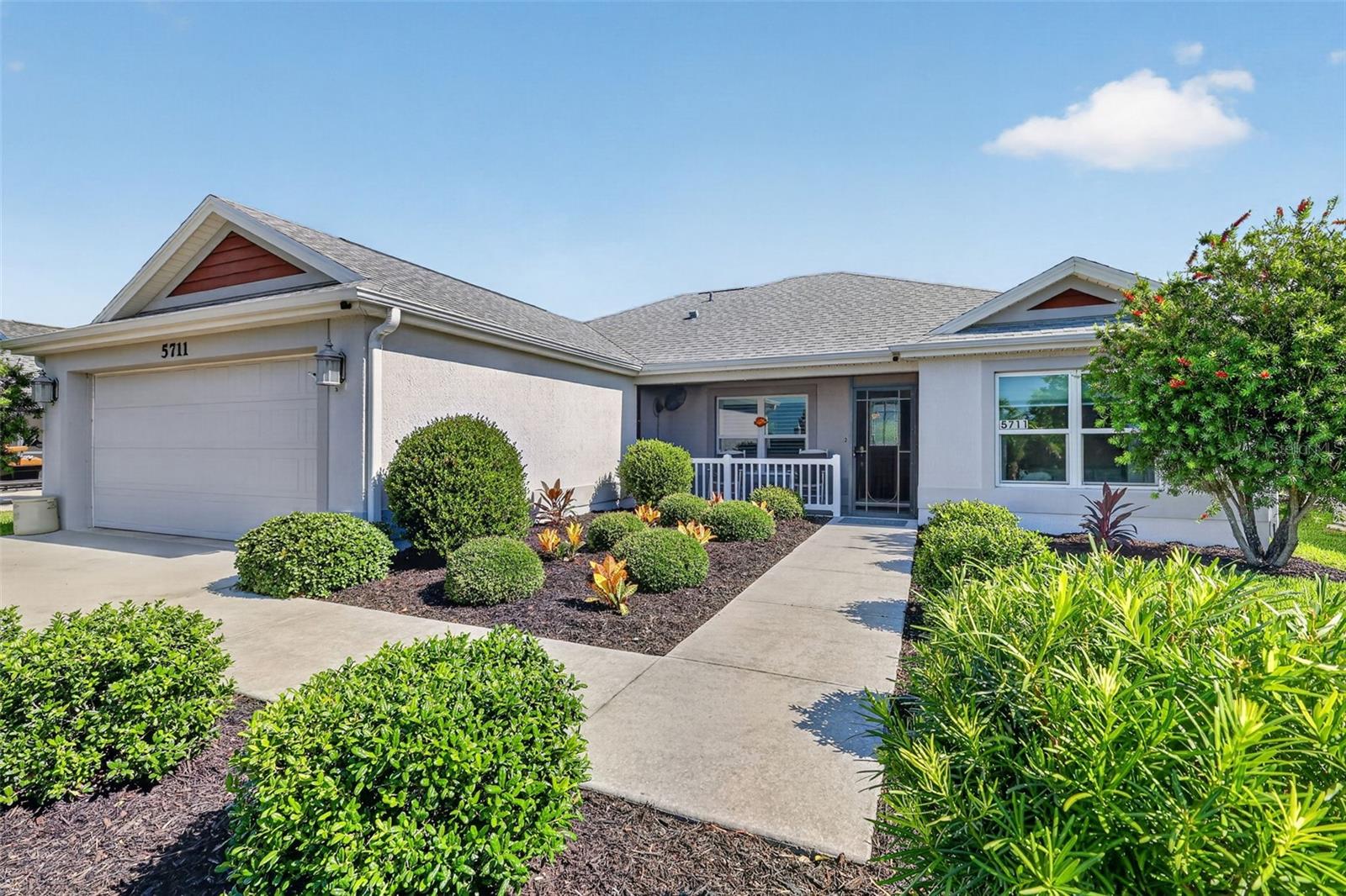 5711 HENRY LOOP