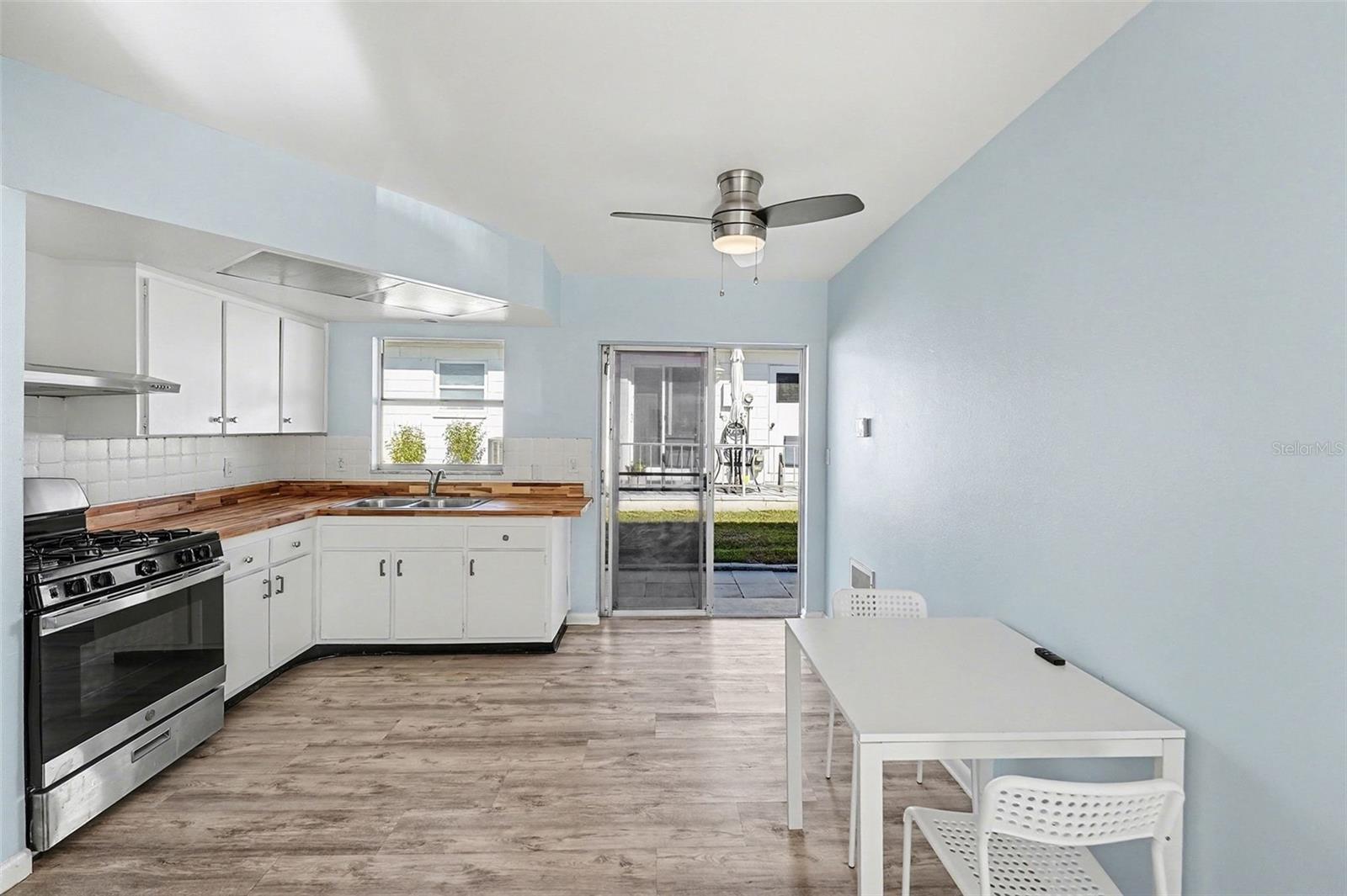 SEMINOLE HILL VILLAS - Residential