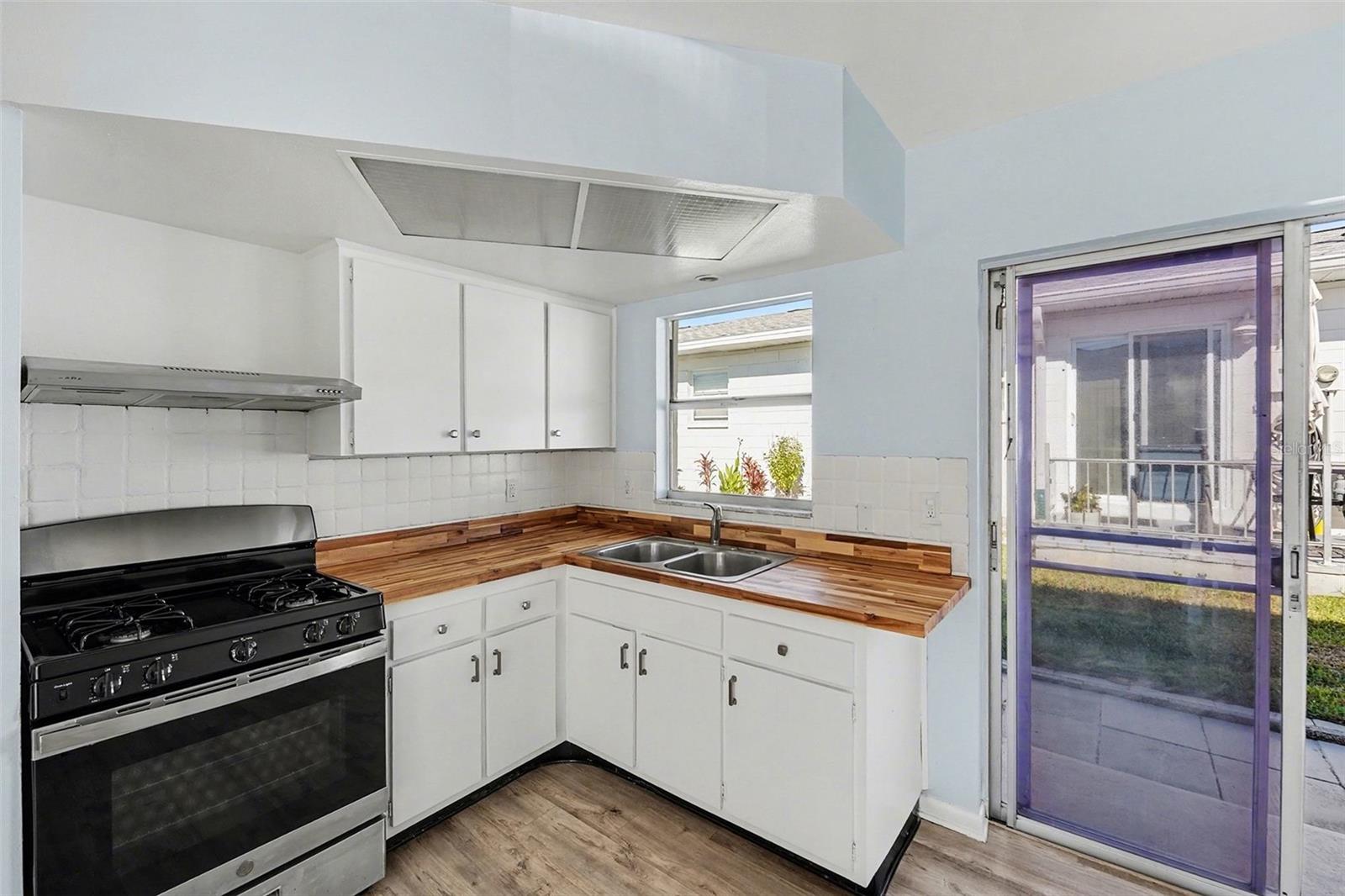 SEMINOLE HILL VILLAS - Residential