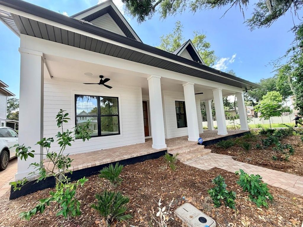 Photo of 709 Garden West Terrace, Winter Garden, FL 34787 (MLS # O6404301)