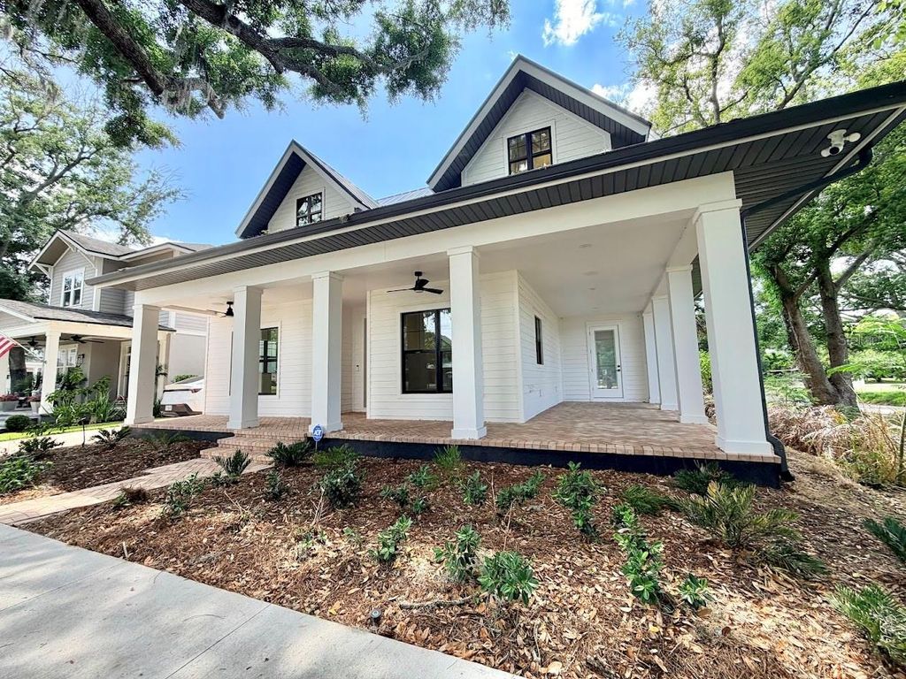 Photo of 709 Garden West Terrace, Winter Garden, FL 34787 (MLS # O6404301)