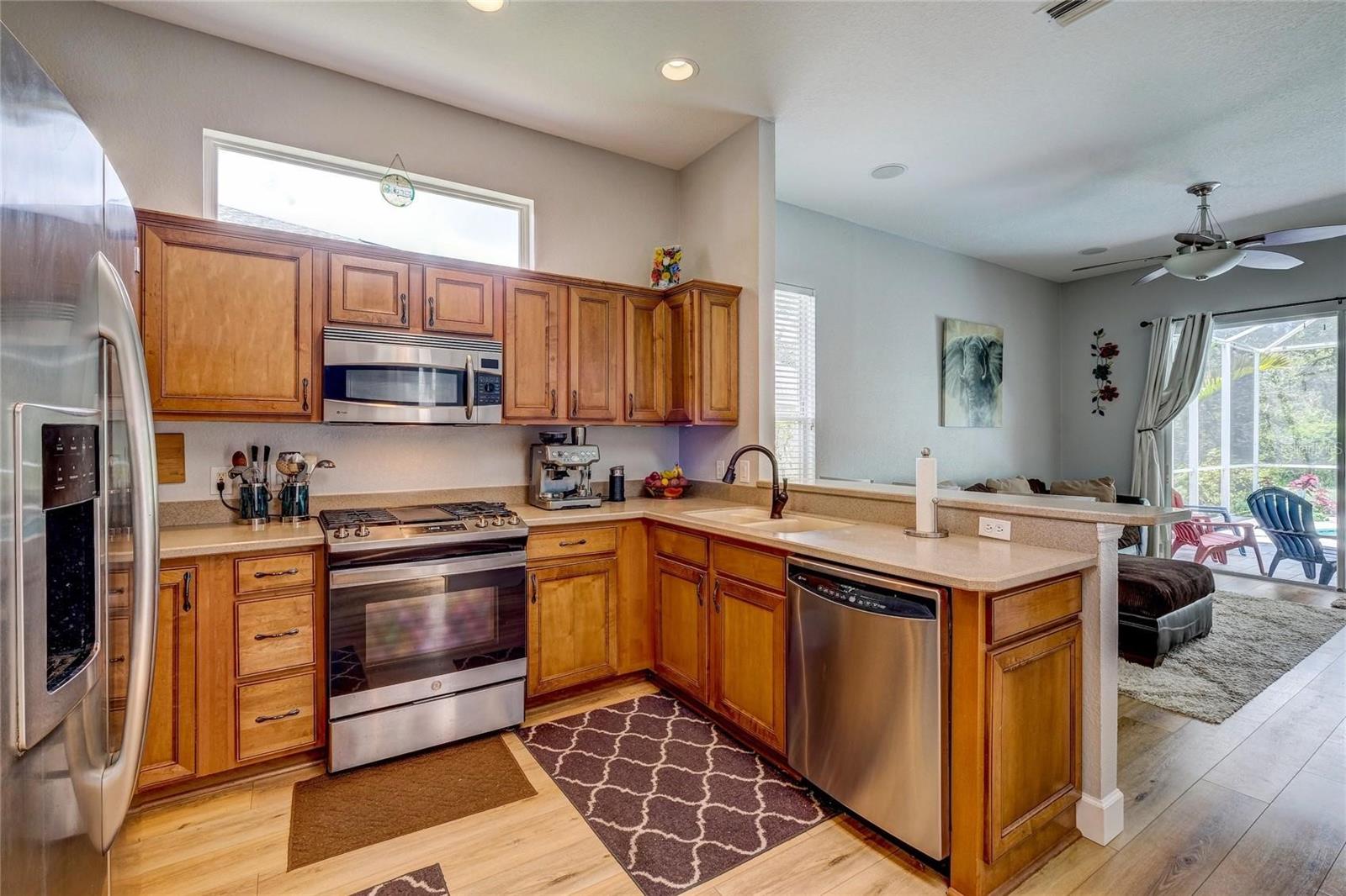 6462 GOLDEN LEAF COURT