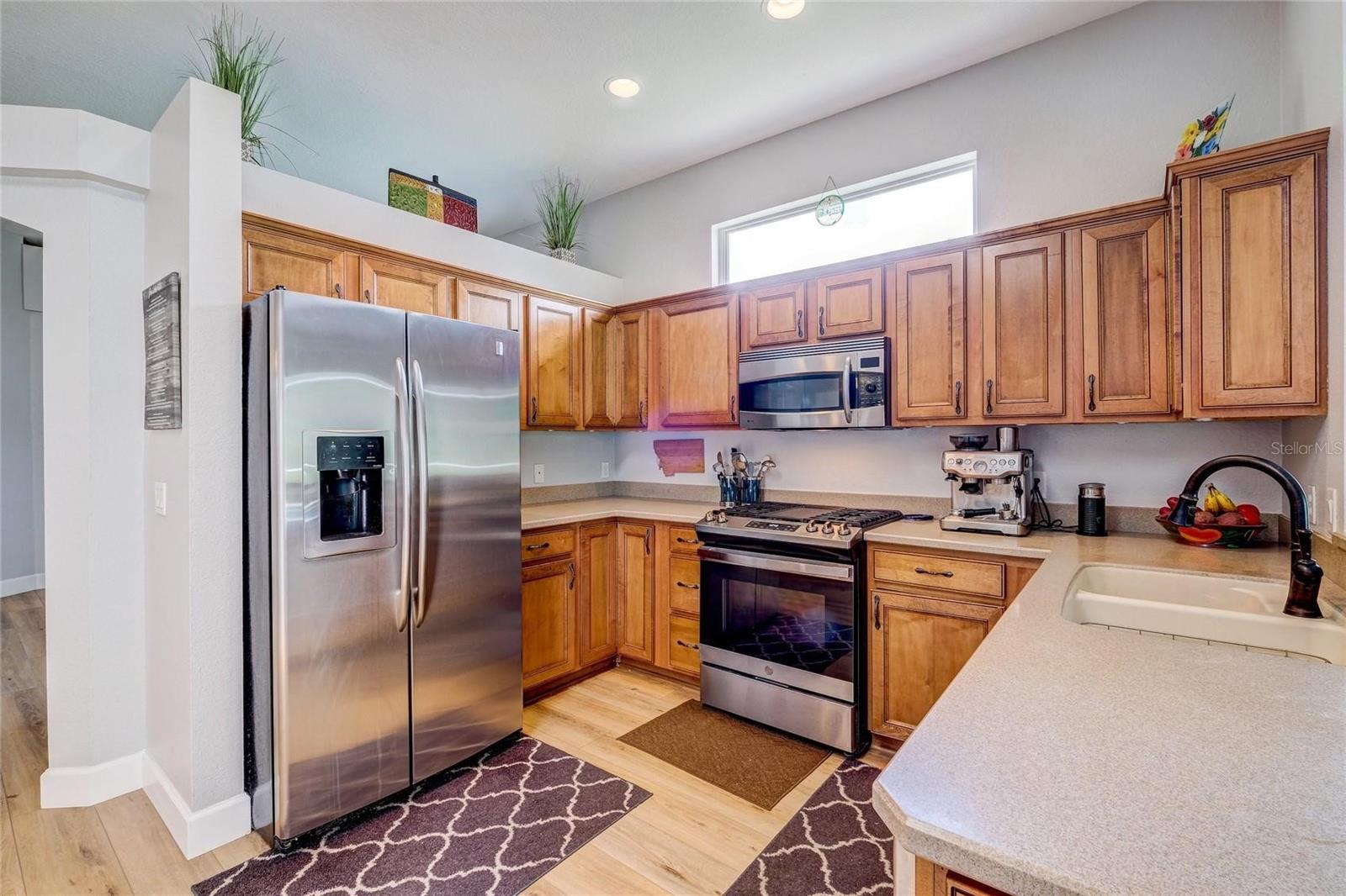 6462 GOLDEN LEAF COURT