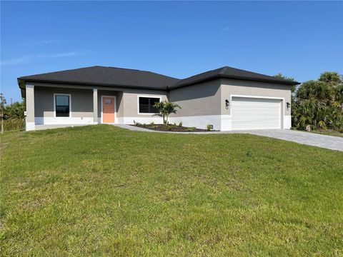 A home in PORT CHARLOTTE