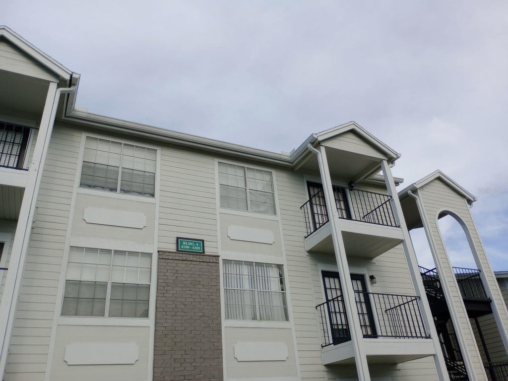 Photo of 2550 N Alafaya Trail #4305, Orlando, FL 32826 (MLS # O6446815)