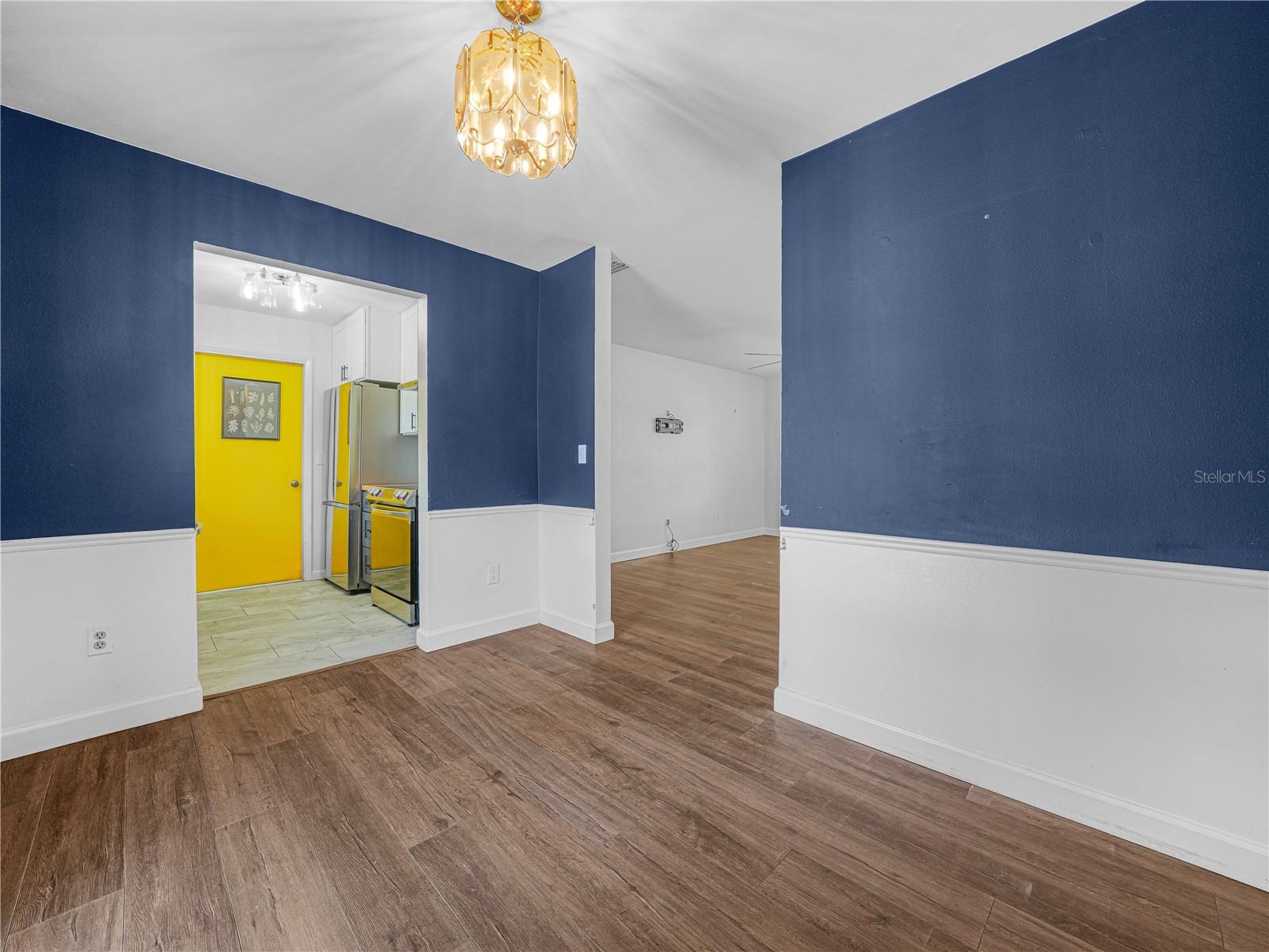 WALK IN WATER LAKE ESTATES PH 05 - Residential