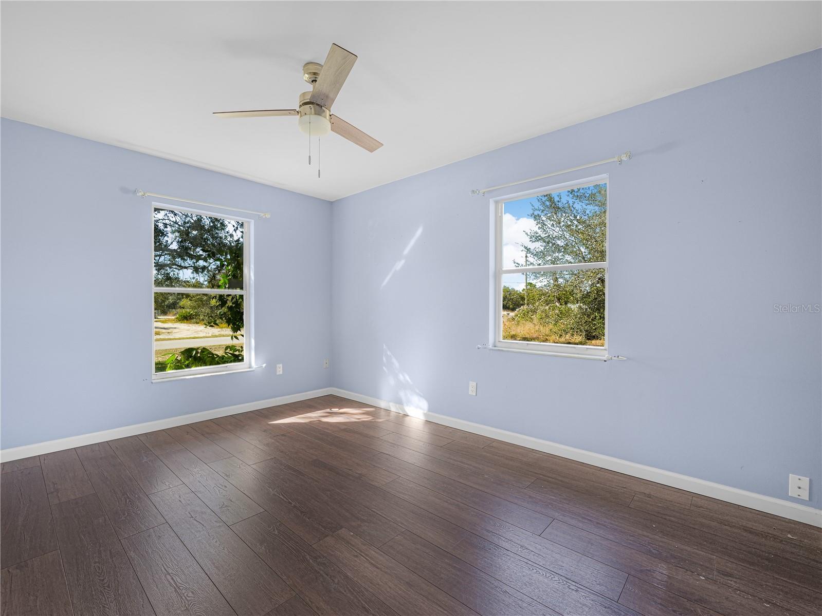 WALK IN WATER LAKE ESTATES PH 05 - Residential