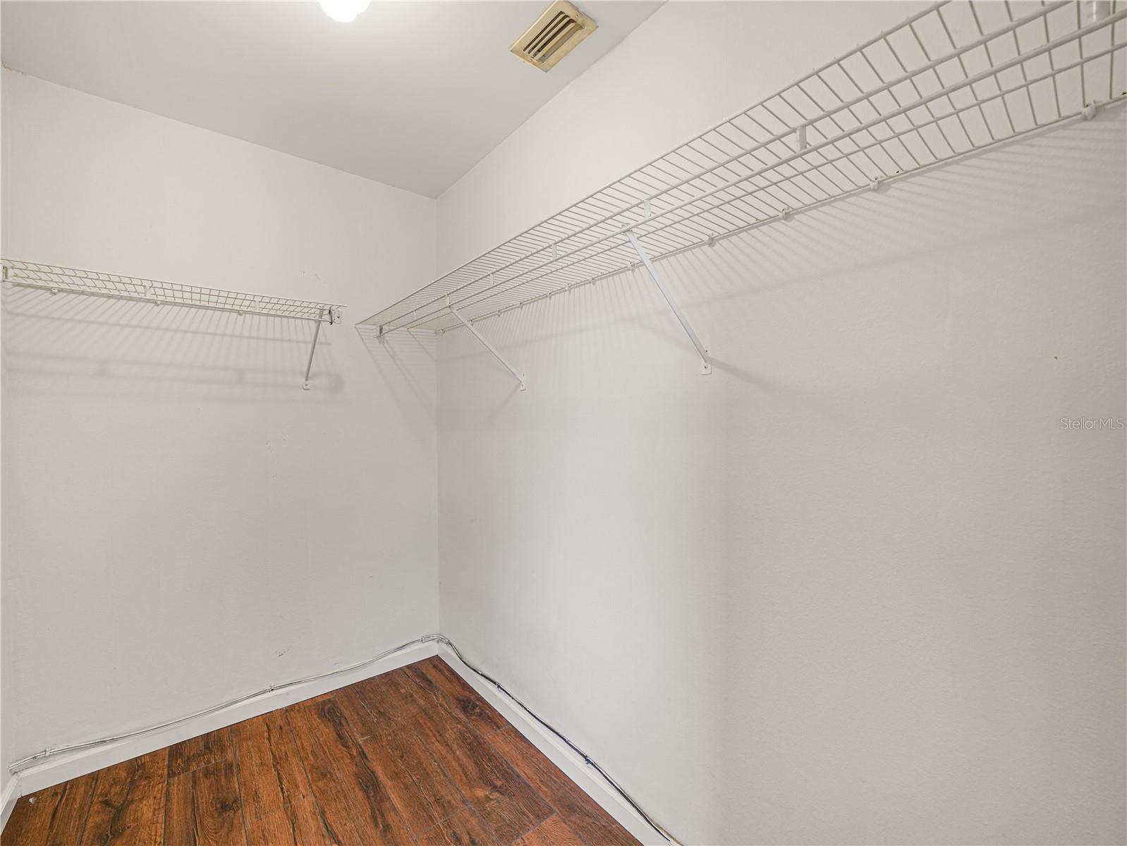 WALK IN WATER LAKE ESTATES PH 05 - Residential