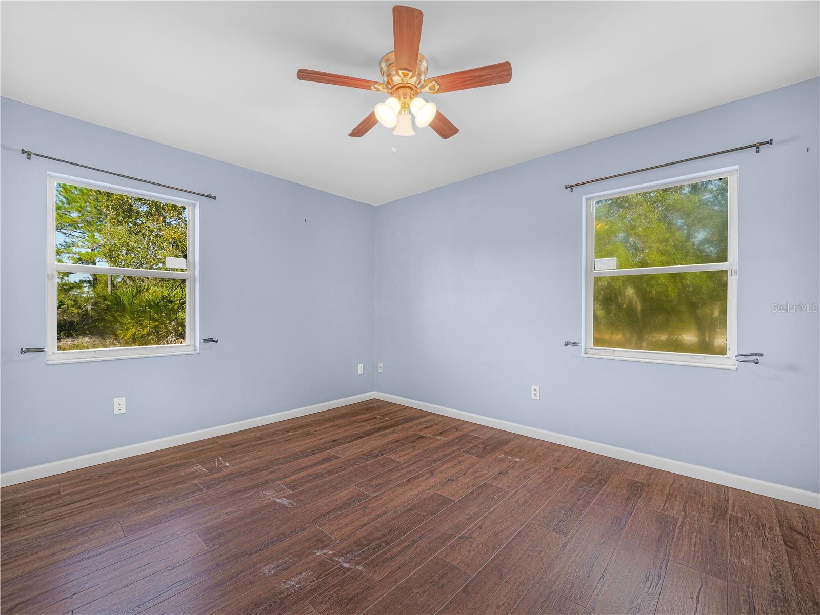 WALK IN WATER LAKE ESTATES PH 05 - Residential