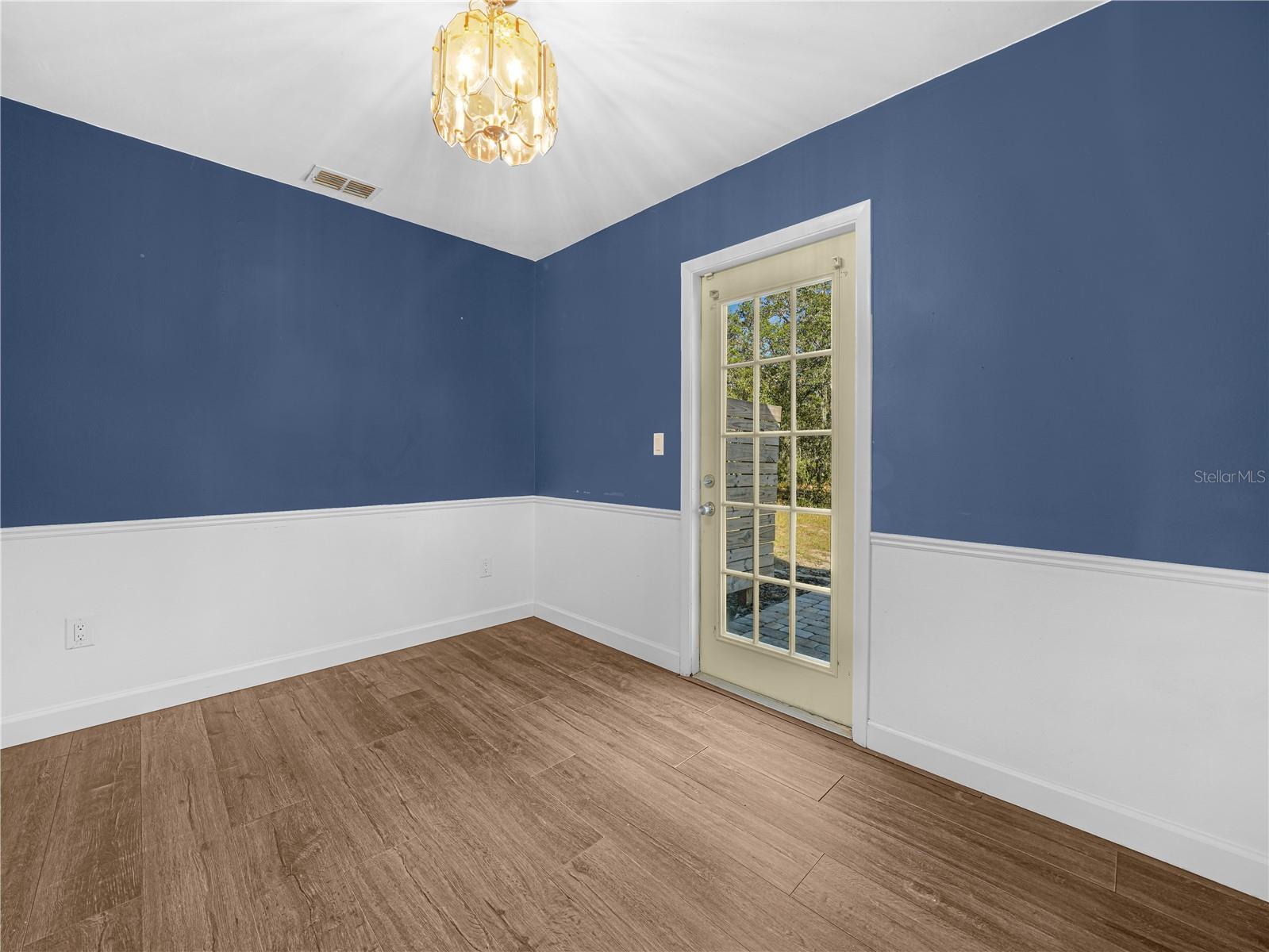 WALK IN WATER LAKE ESTATES PH 05 - Residential