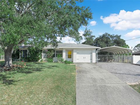 Photo of 2211 Lemon Drive, Lake Wales, FL 33898 (MLS # K4903142)