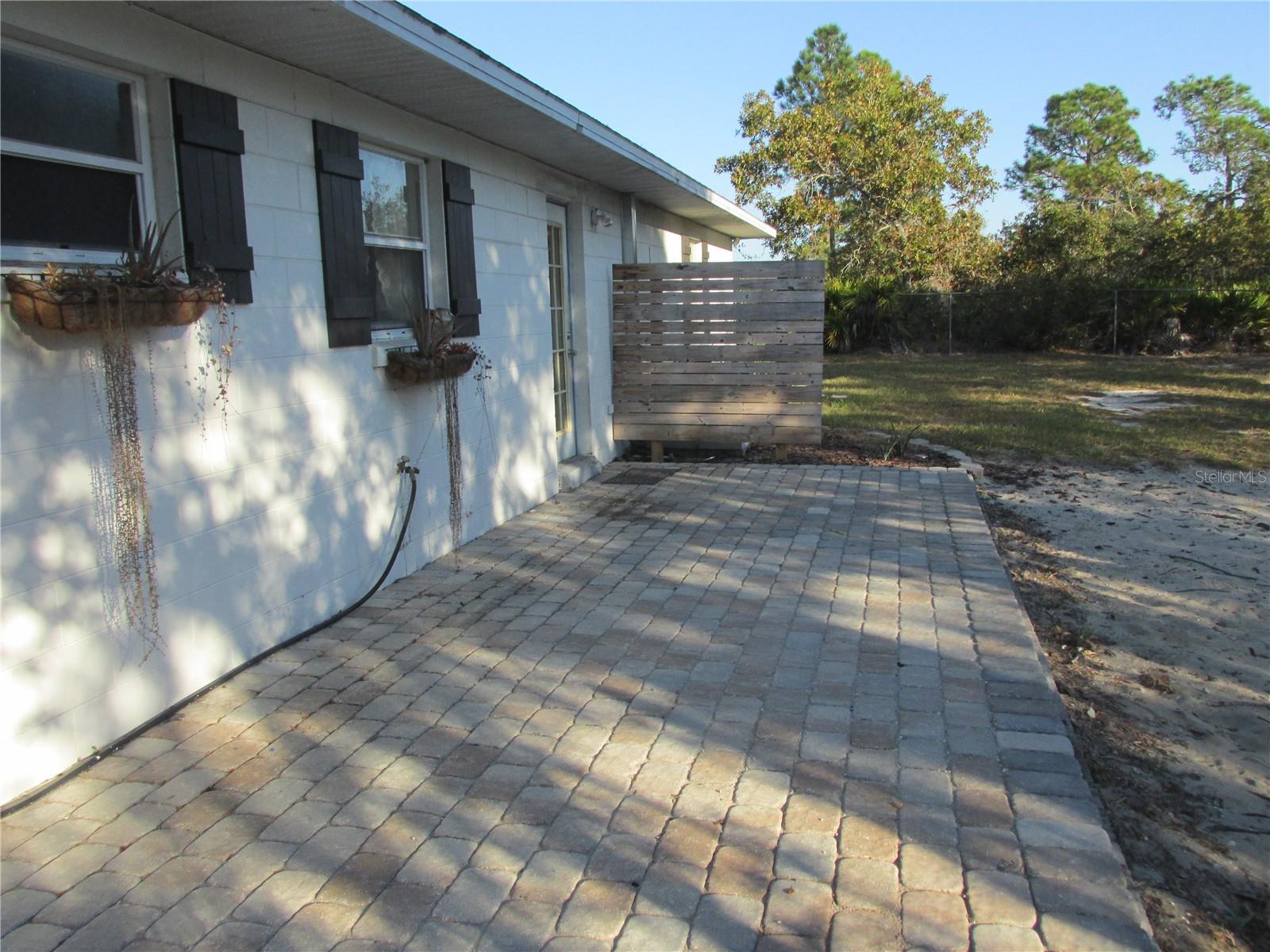 WALK IN WATER LAKE ESTATES PH 05 - Residential