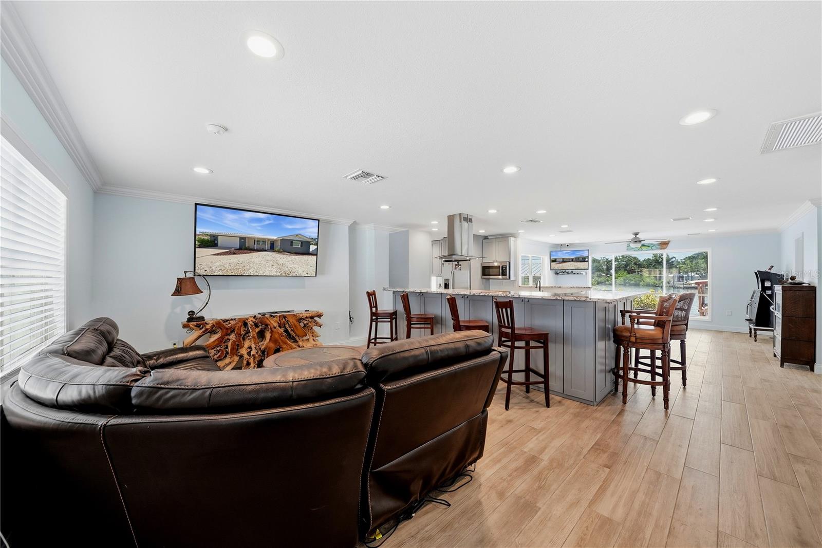 103 6TH STREET NW