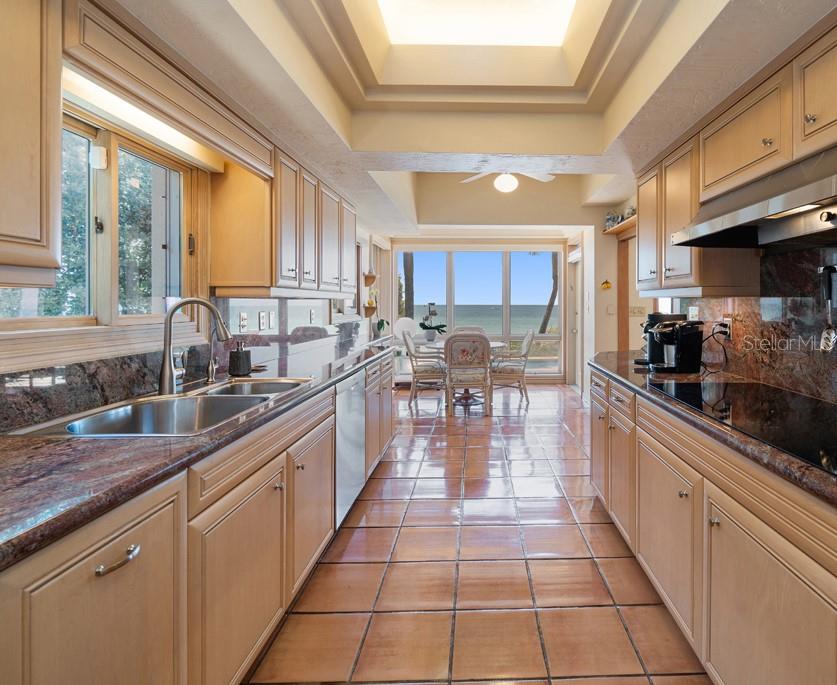 LONE PALM BEACH 1ST ADITION - Residential