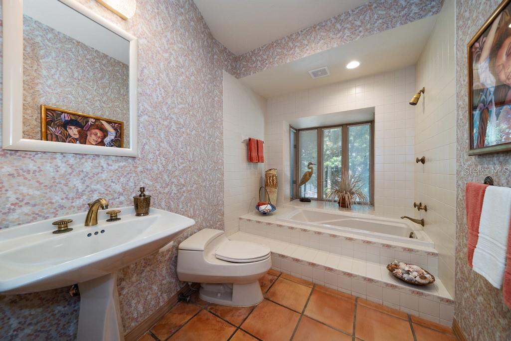 LONE PALM BEACH 1ST ADITION - Residential