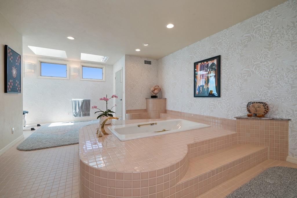 LONE PALM BEACH 1ST ADITION - Residential