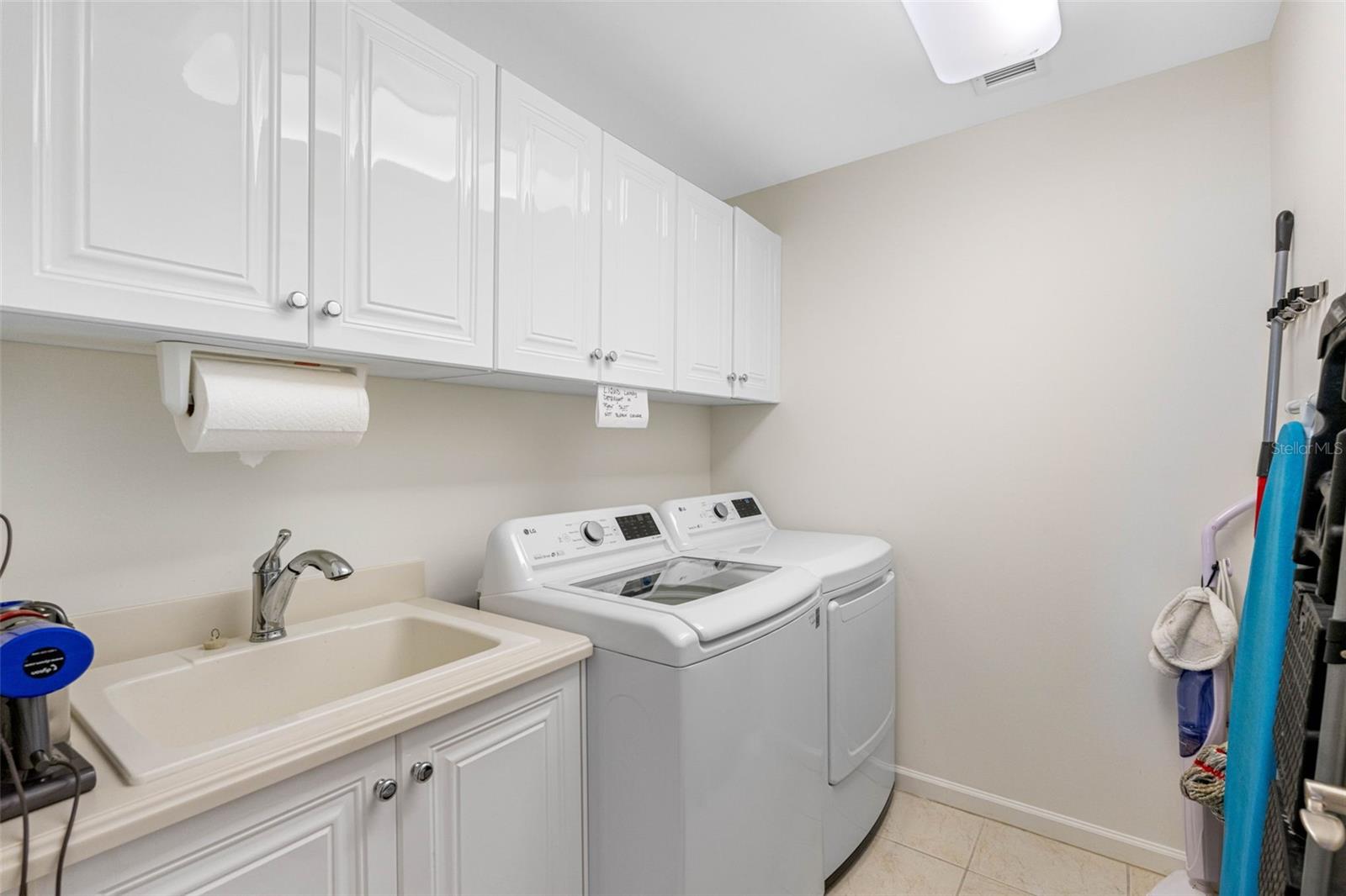 CASTILLO AT WESTSHORE YACHT CL - Residential