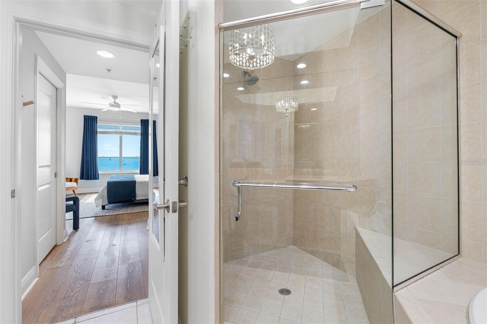 CASTILLO AT WESTSHORE YACHT CL - Residential