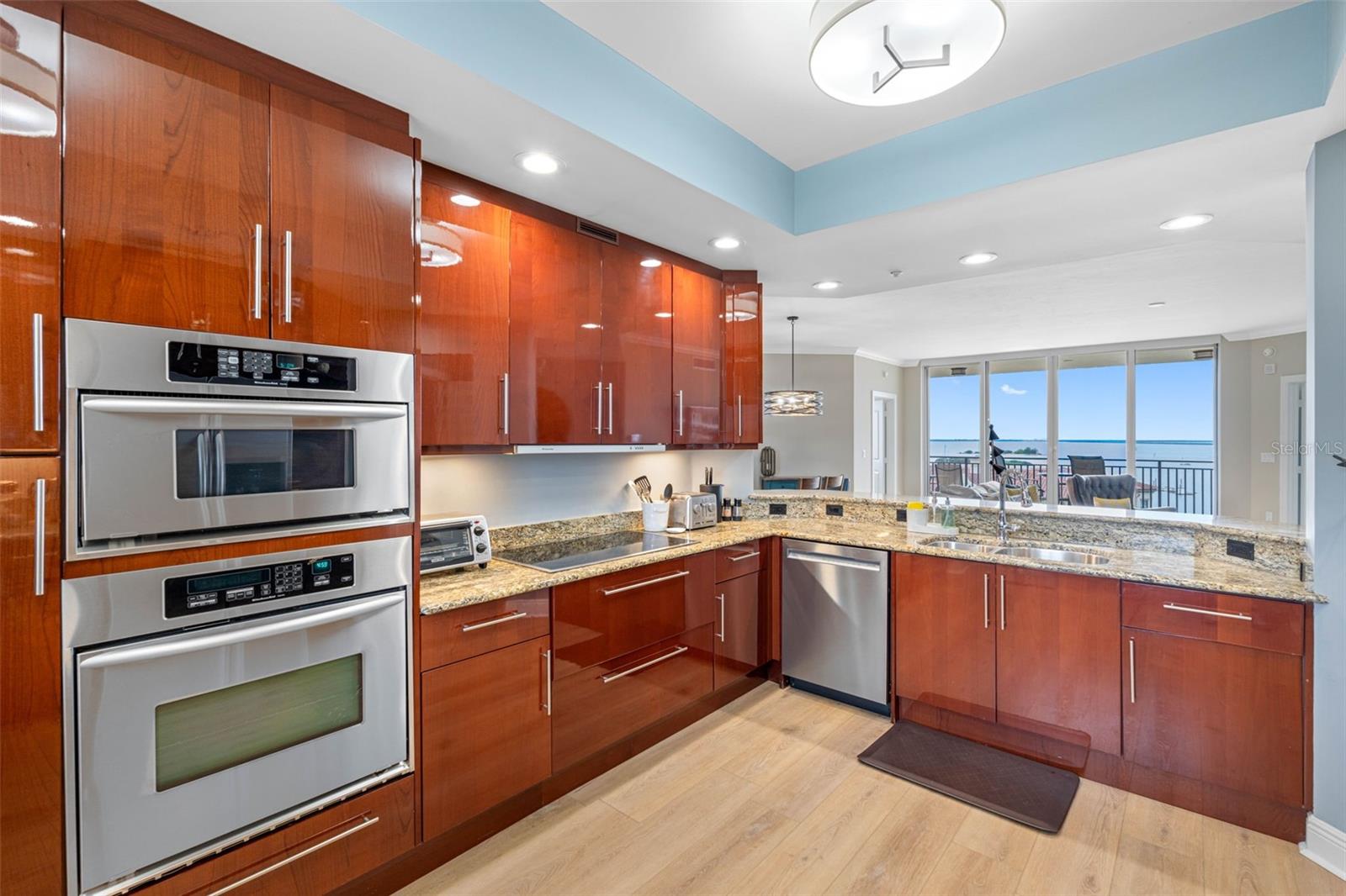 CASTILLO AT WESTSHORE YACHT CL - Residential