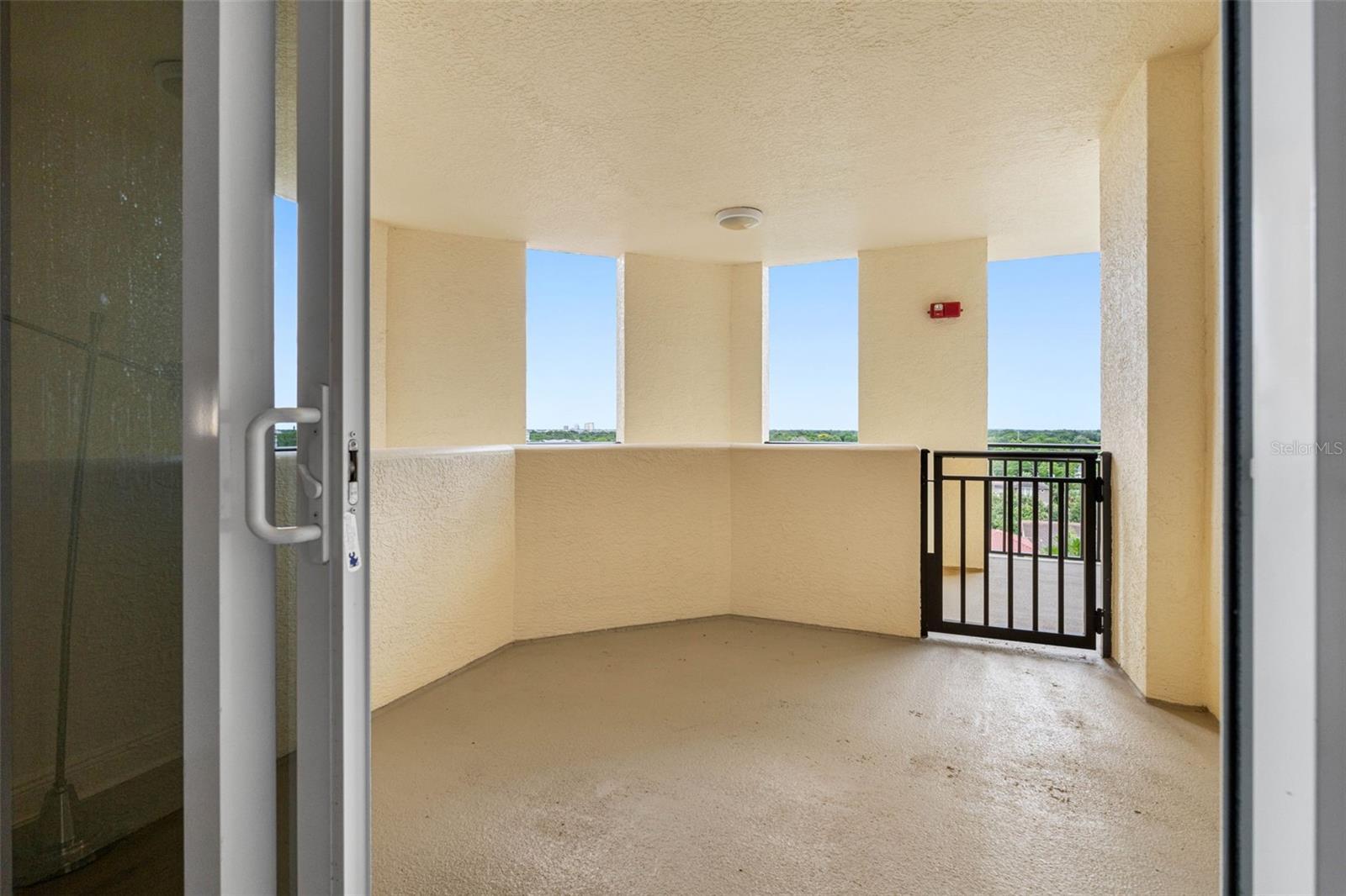 CASTILLO AT WESTSHORE YACHT CL - Residential