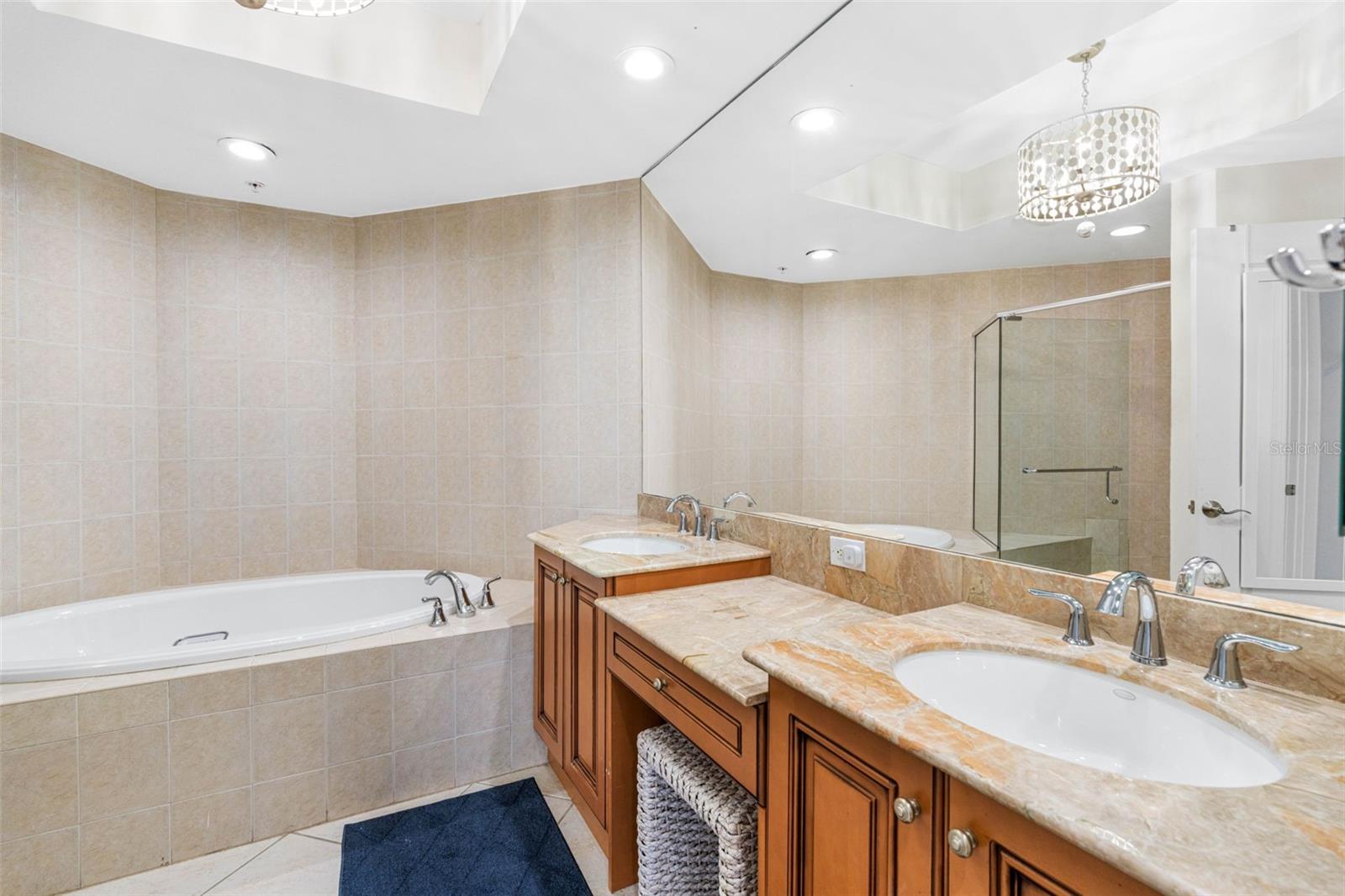 CASTILLO AT WESTSHORE YACHT CL - Residential