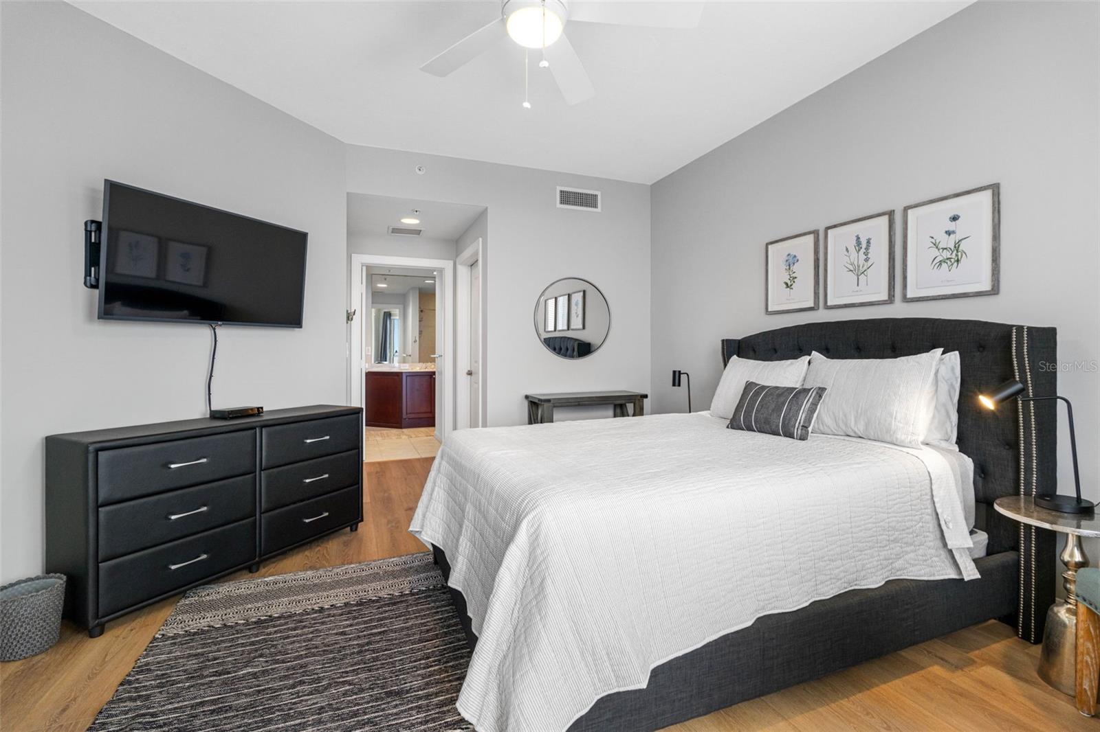 CASTILLO AT WESTSHORE YACHT CL - Residential