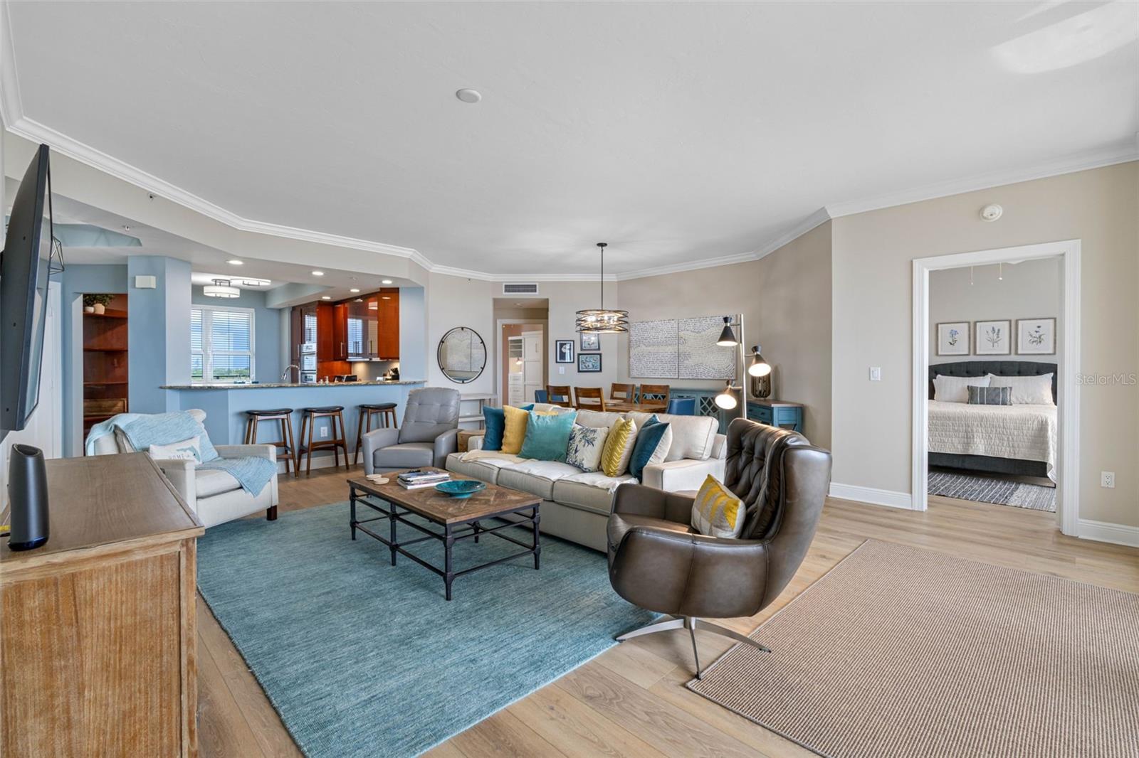 CASTILLO AT WESTSHORE YACHT CL - Residential