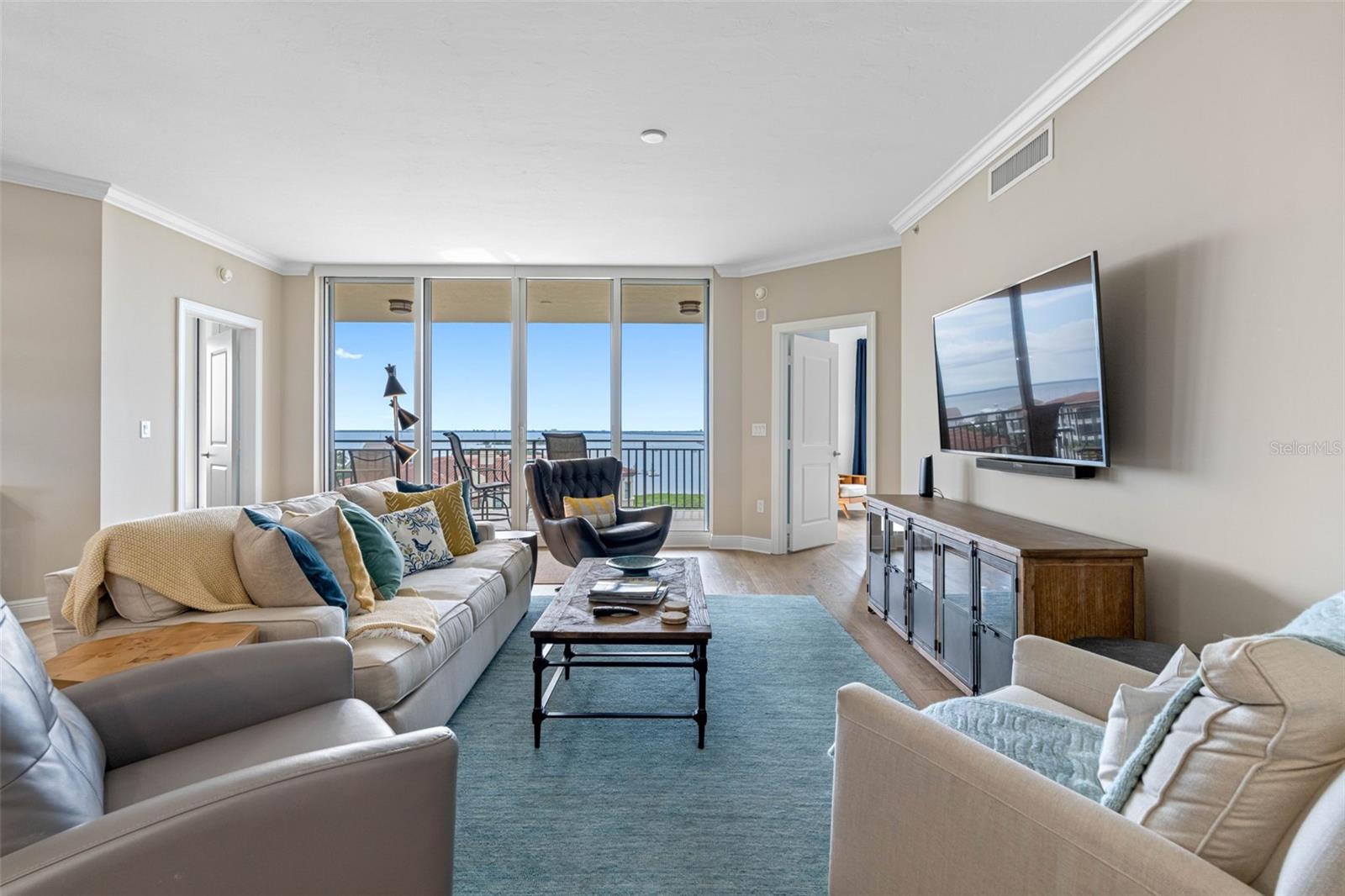 CASTILLO AT WESTSHORE YACHT CL - Residential