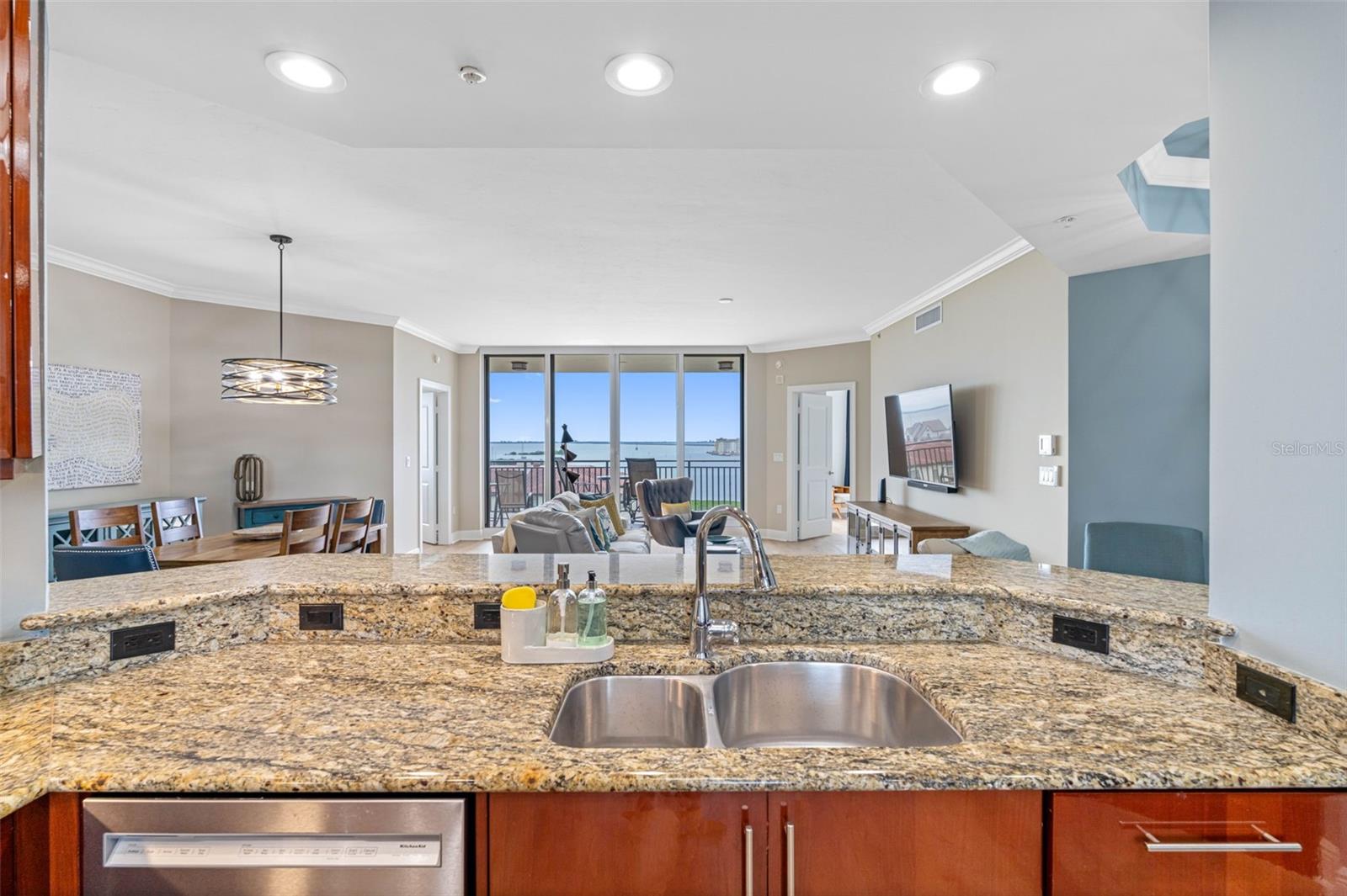 CASTILLO AT WESTSHORE YACHT CL - Residential