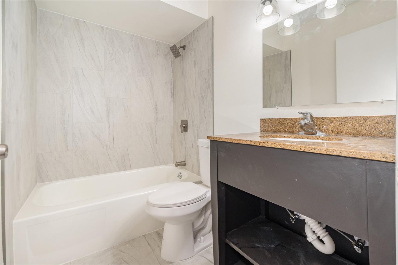 ASHWOOD CONDO - Residential Lease