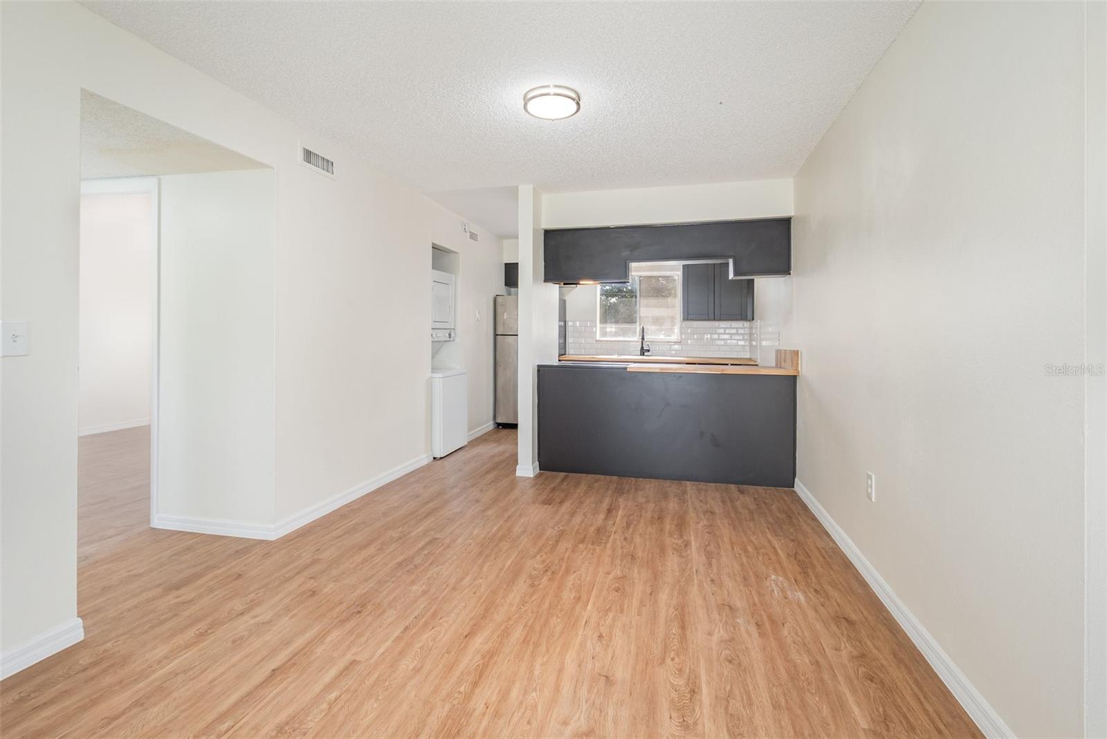 ASHWOOD CONDO - Residential Lease