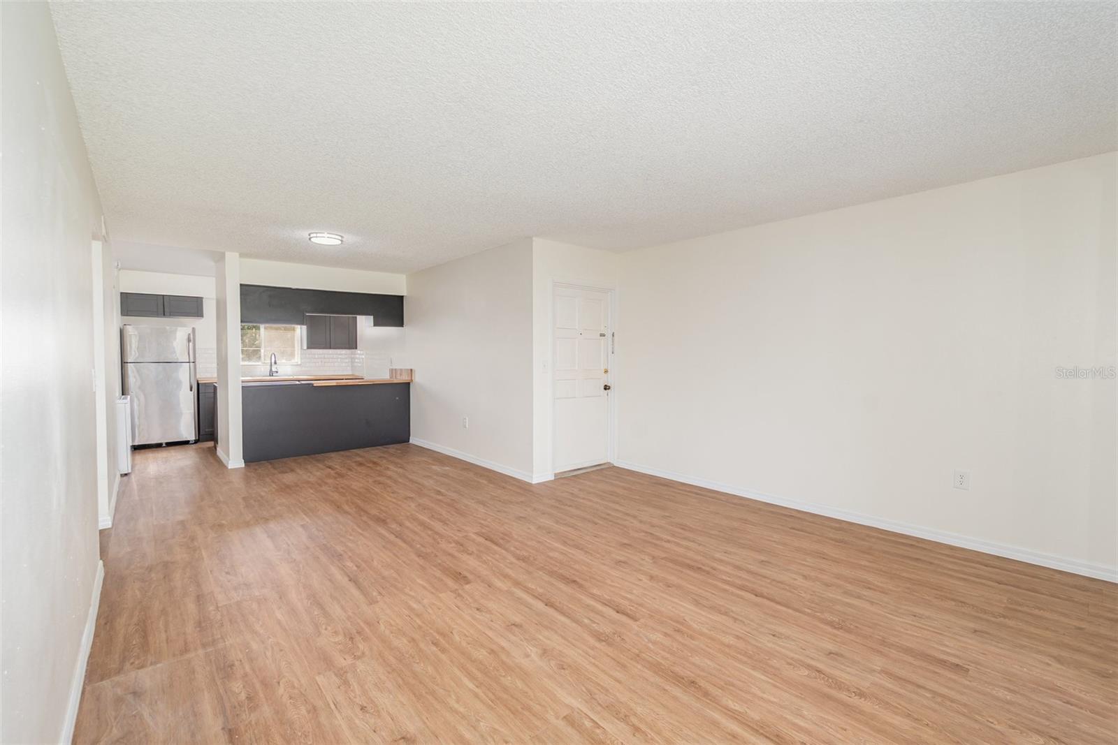 ASHWOOD CONDO - Residential Lease
