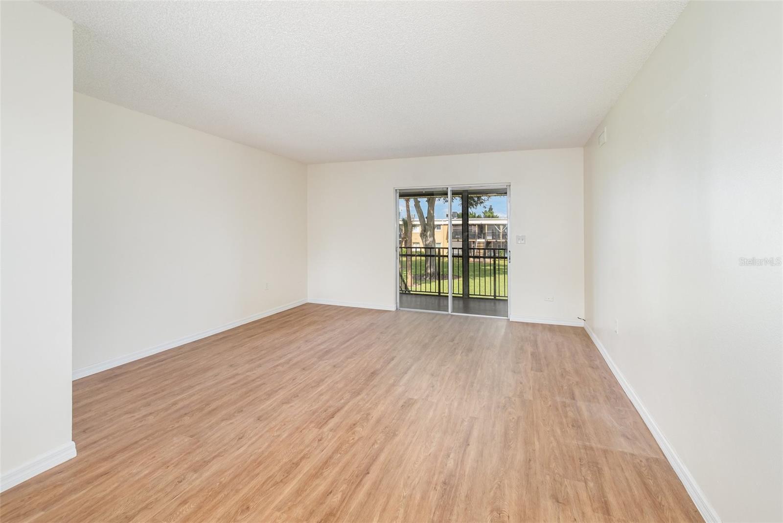 ASHWOOD CONDO - Residential Lease