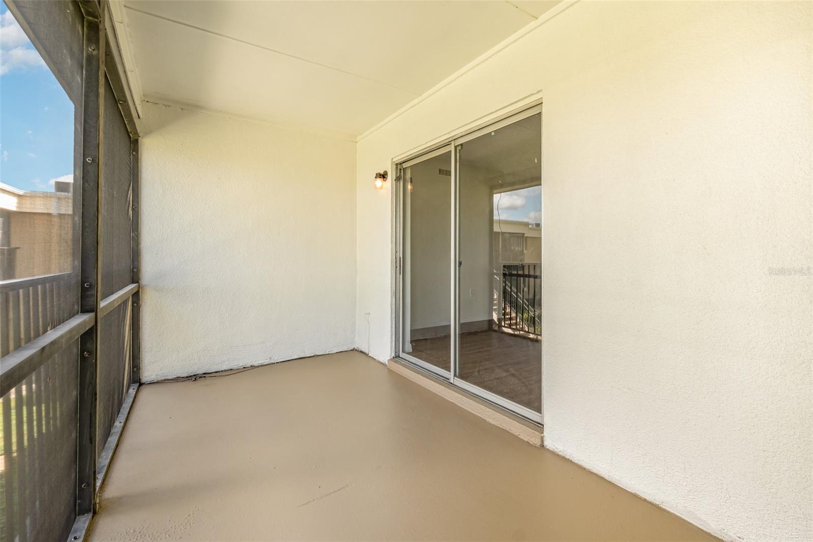 ASHWOOD CONDO - Residential Lease