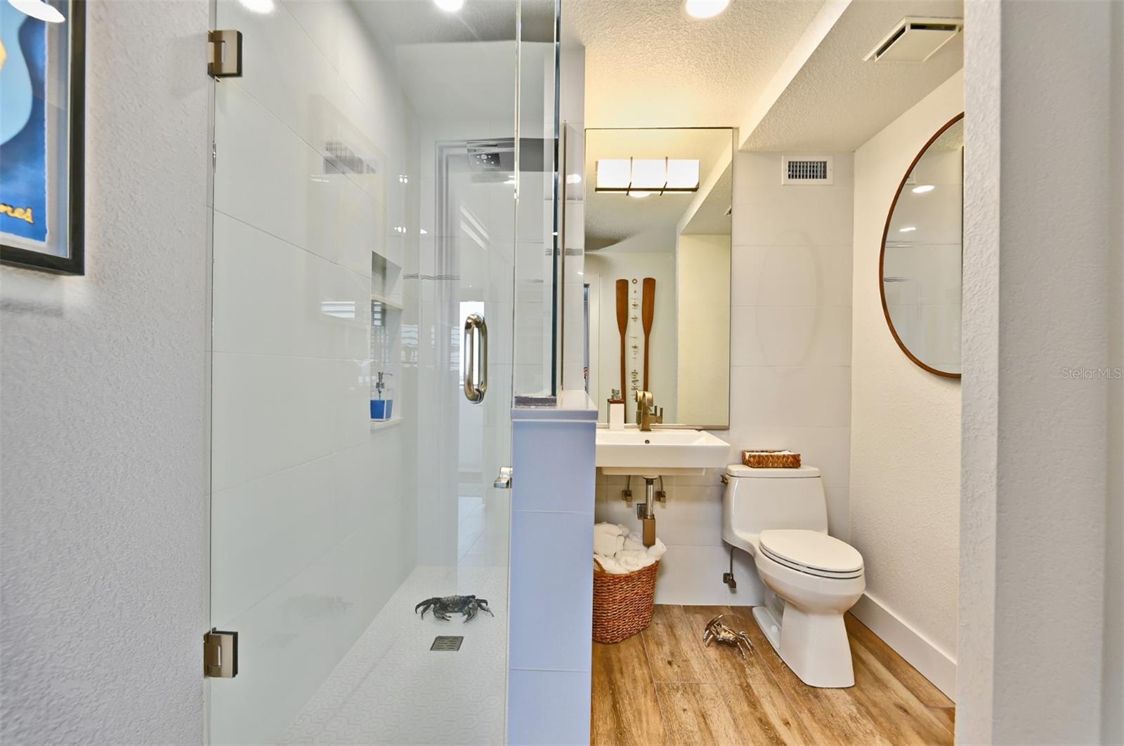 CAPTAINS QUARTERS - Residential