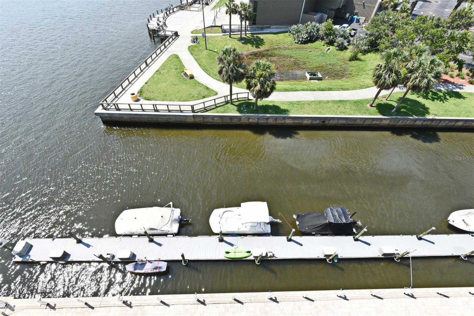 CAPTAINS QUARTERS - Residential