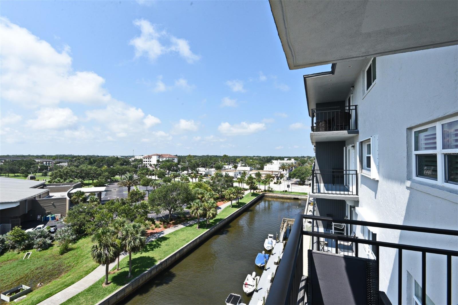 CAPTAINS QUARTERS - Residential