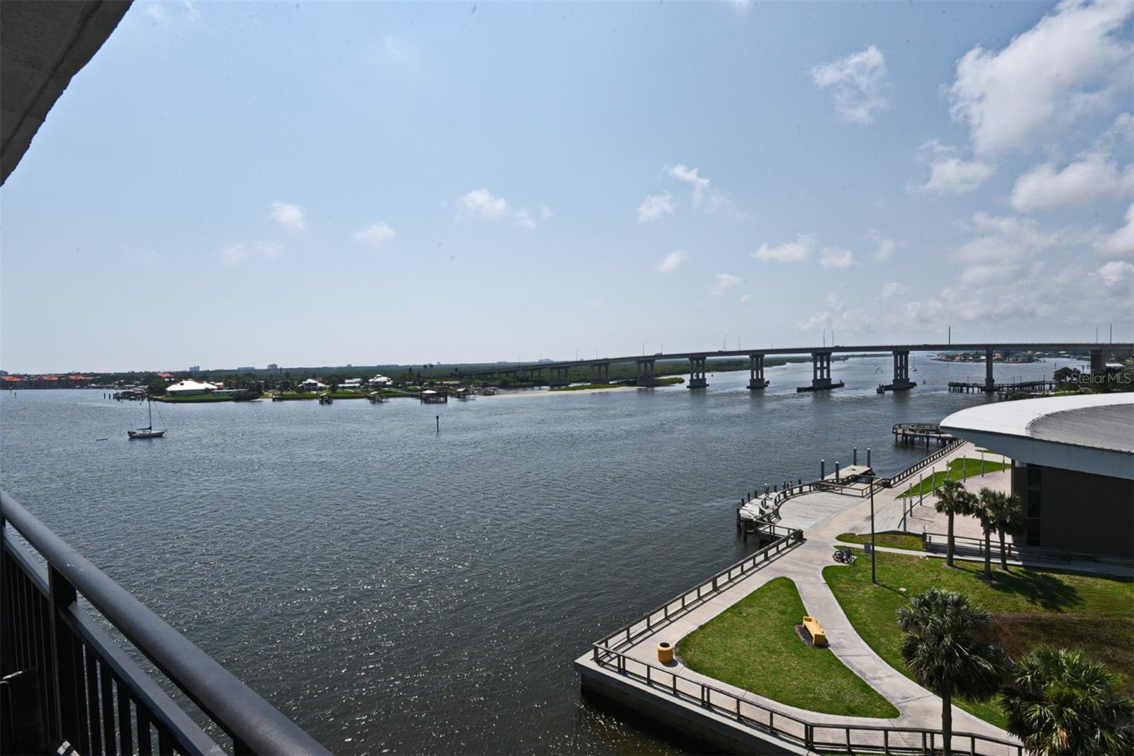 CAPTAINS QUARTERS - Residential