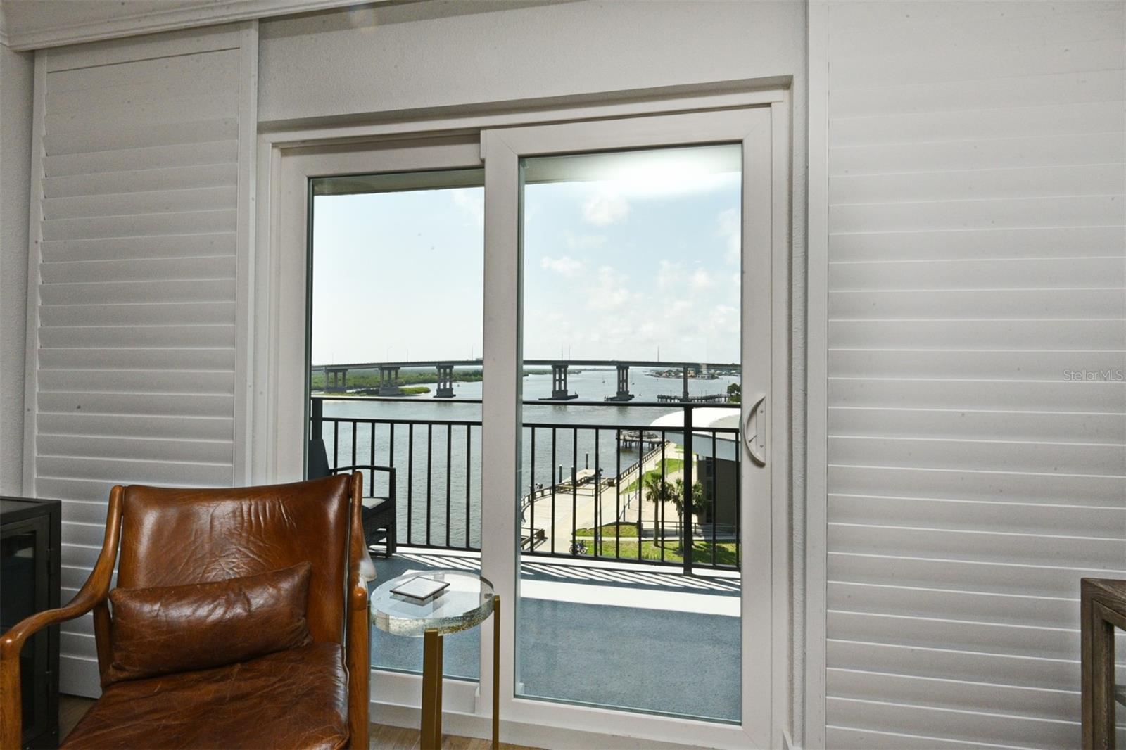 CAPTAINS QUARTERS - Residential